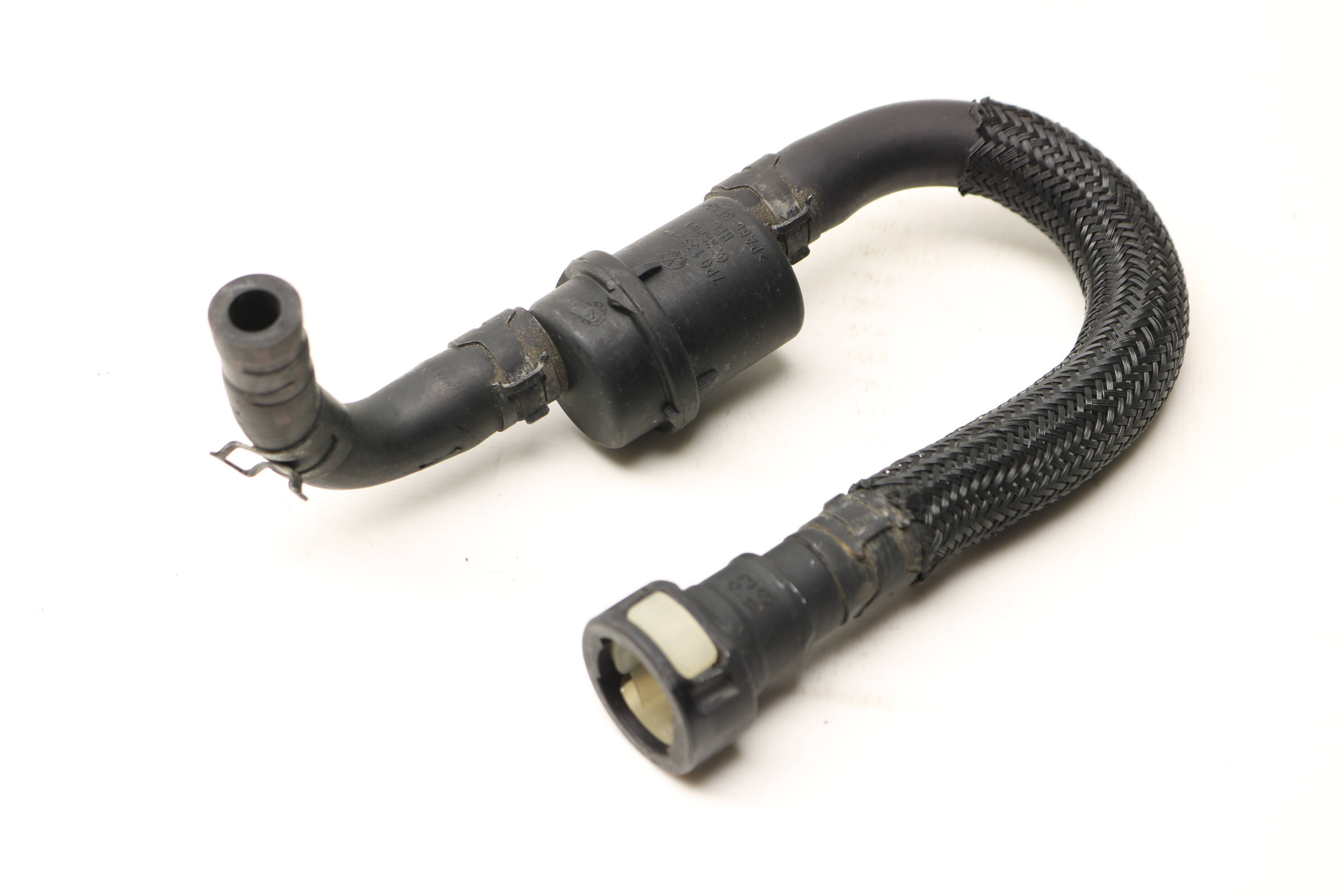 Vacuum / Breather Hose W/ Purge Valve 7P0133366D 95811002040