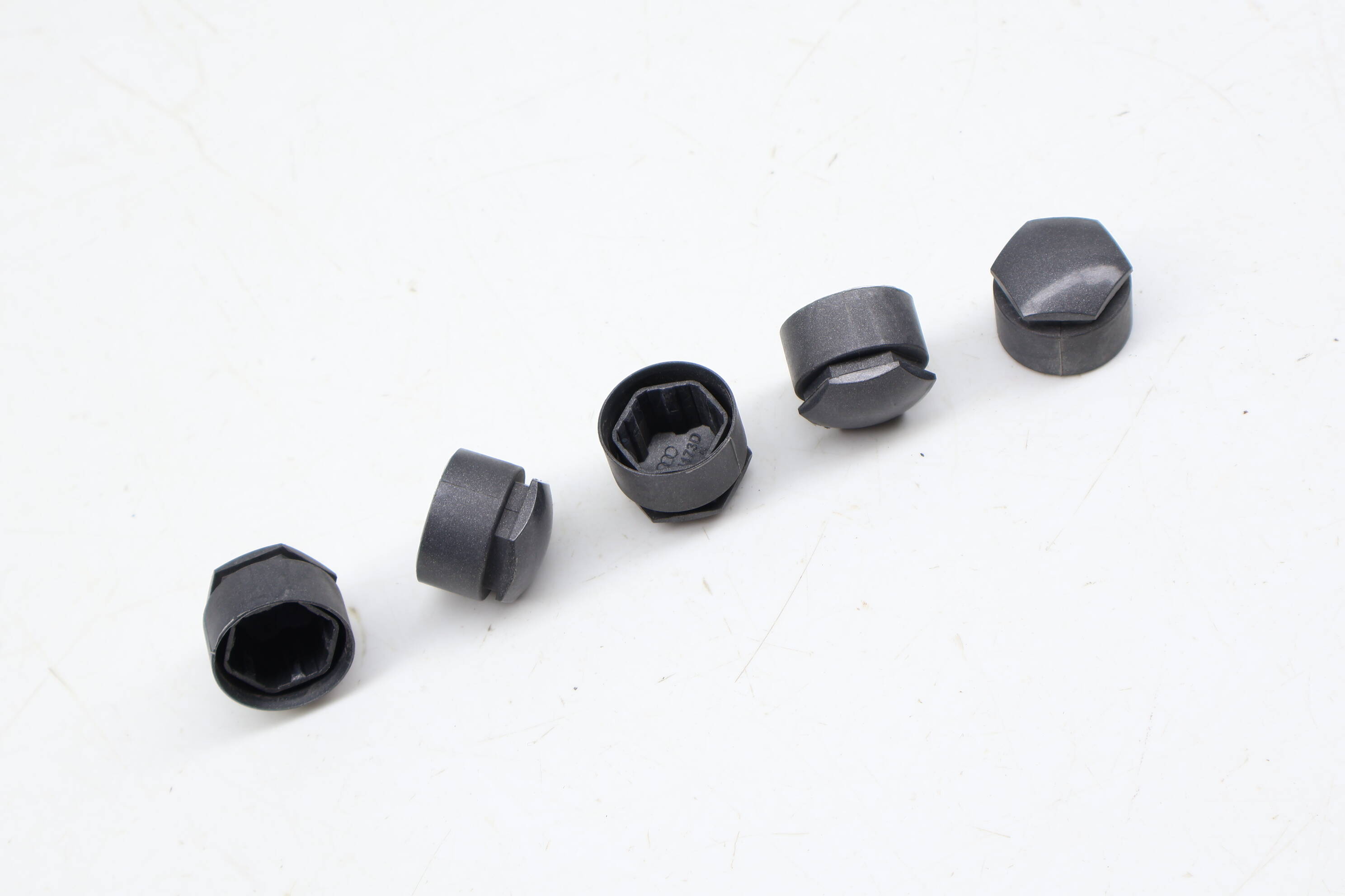 Lug Nut / Bolt Cover / Cap Set 4M0601173D