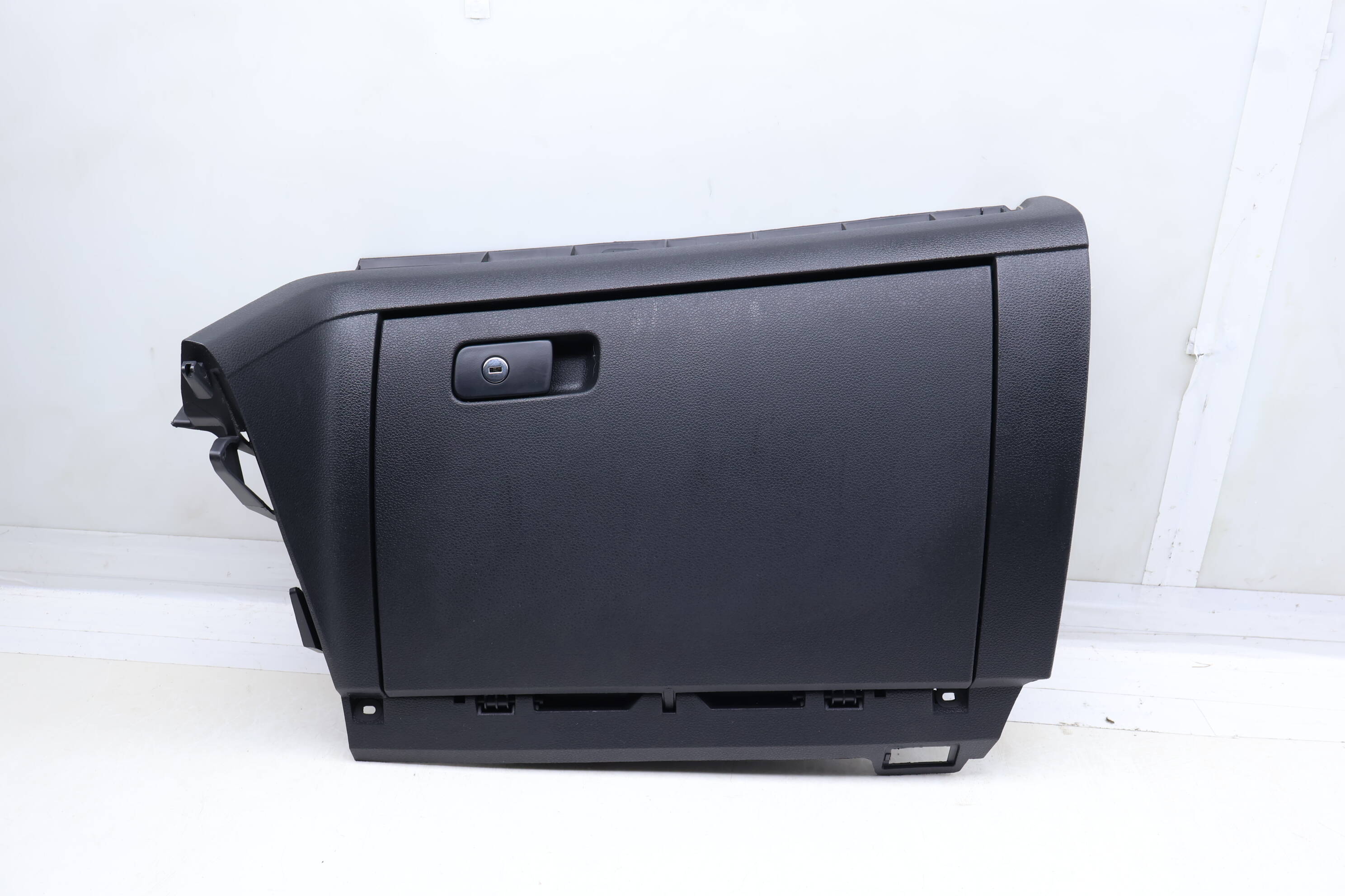 Glove Box / Compartment 561857101C