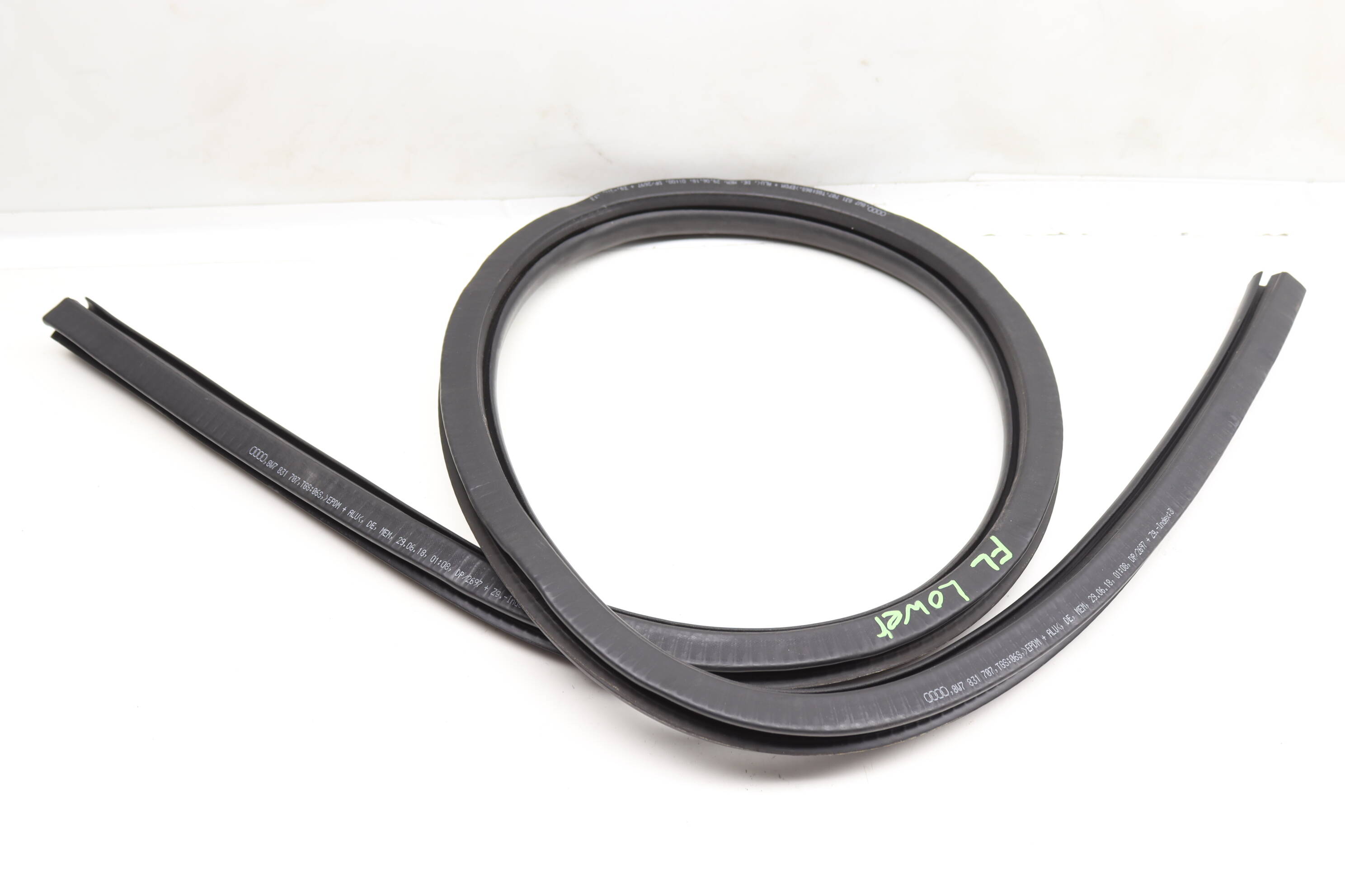 Lower Door Seal / Weather Stripping (Inner) 8W7831707