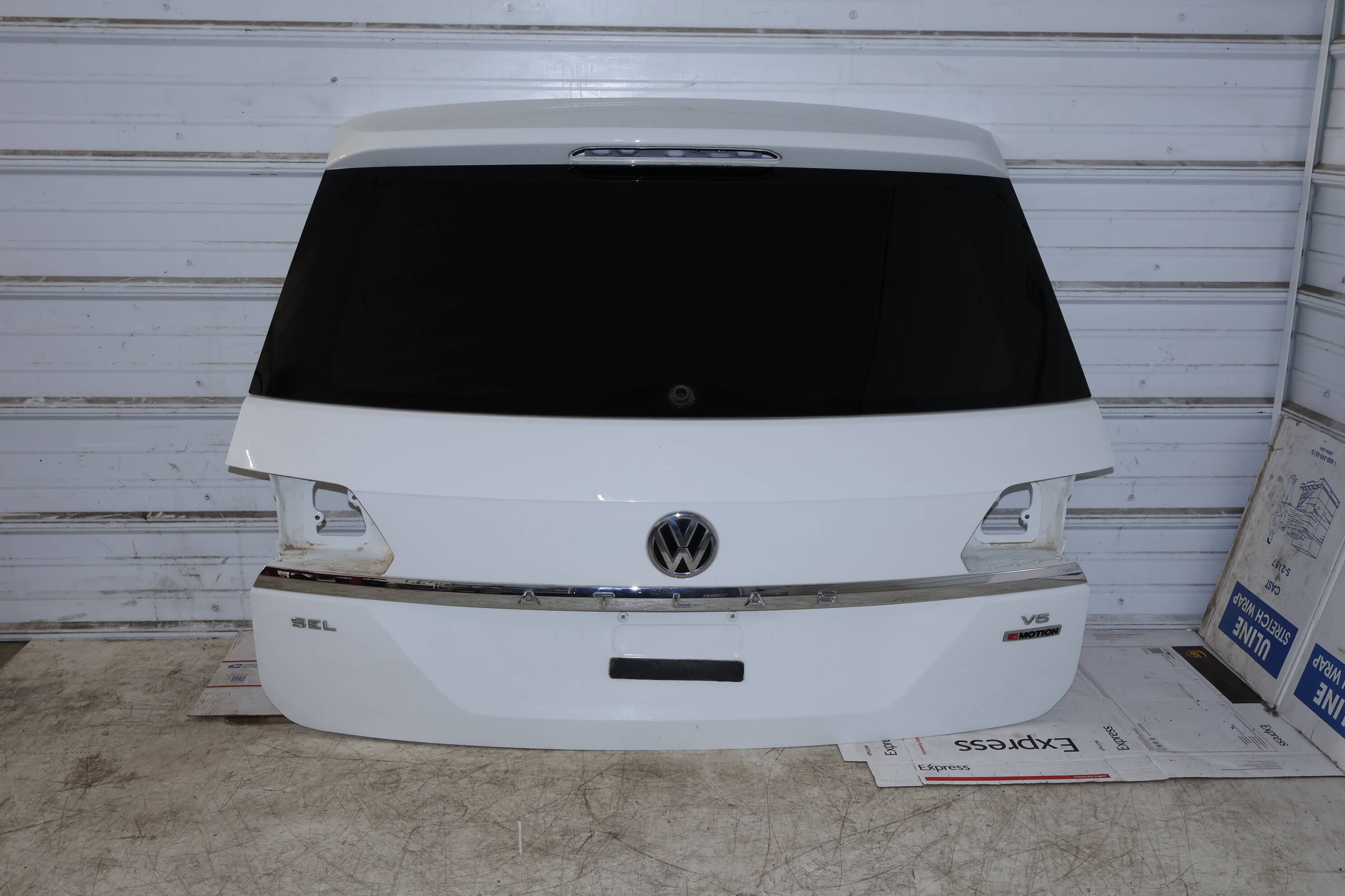 Trunk Lid / Liftgate / Hatch Shell 3CN827025L