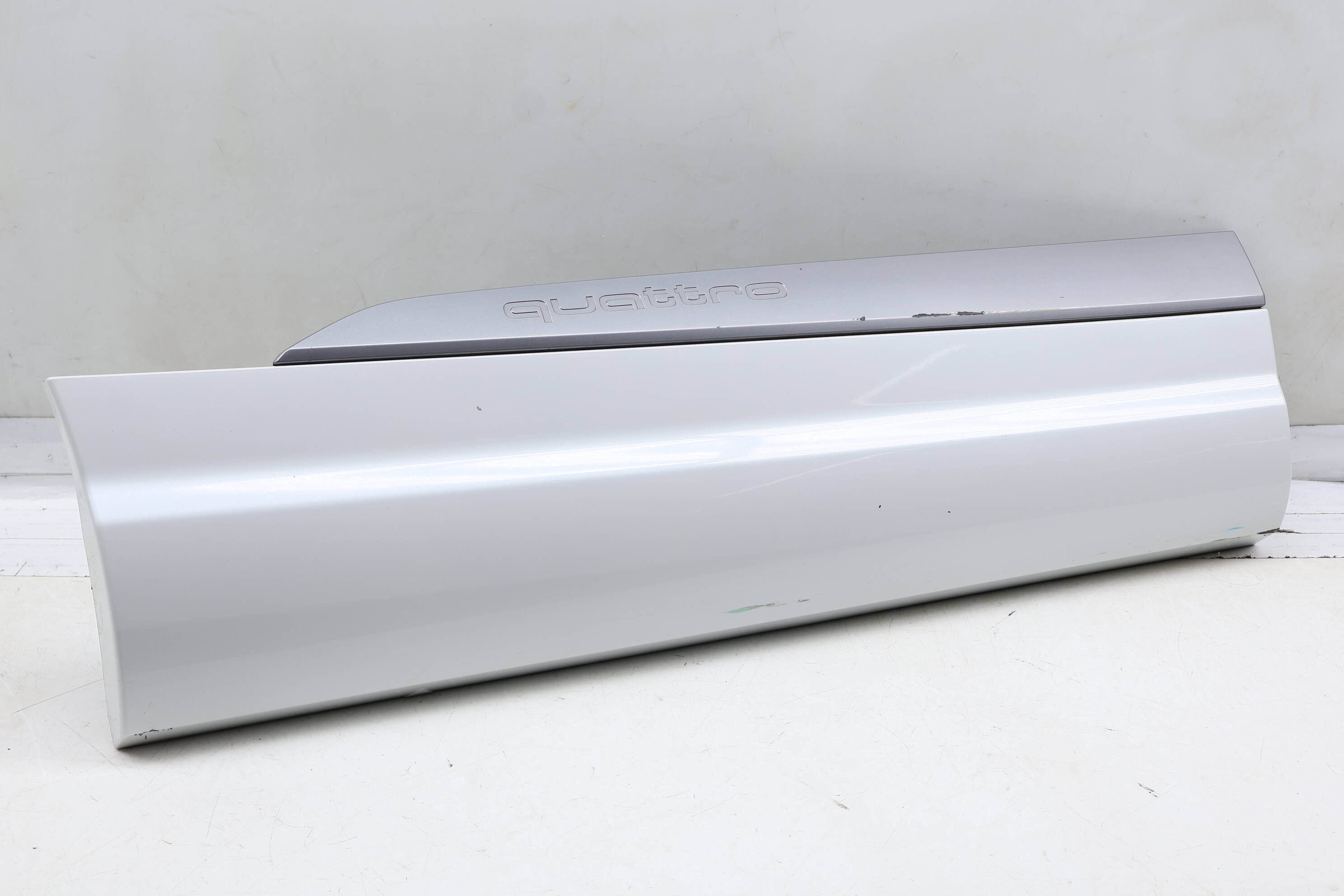 Lower Door Molding / Blade 4M0853970G