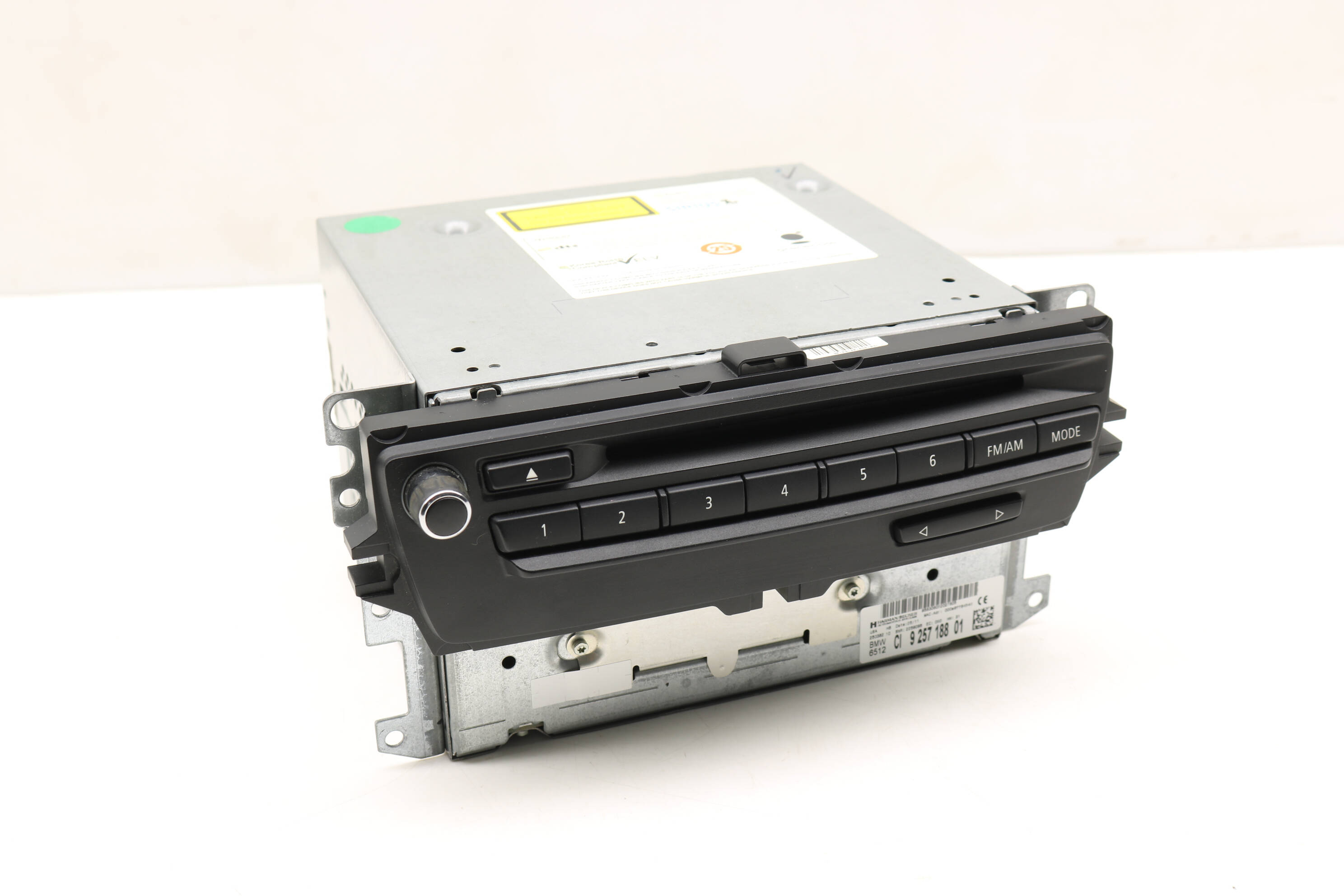 Satellite&#x20;Radio&#x20;&#x2F;&#x20;Navigation&#x20;Unit&#x20;65129257188