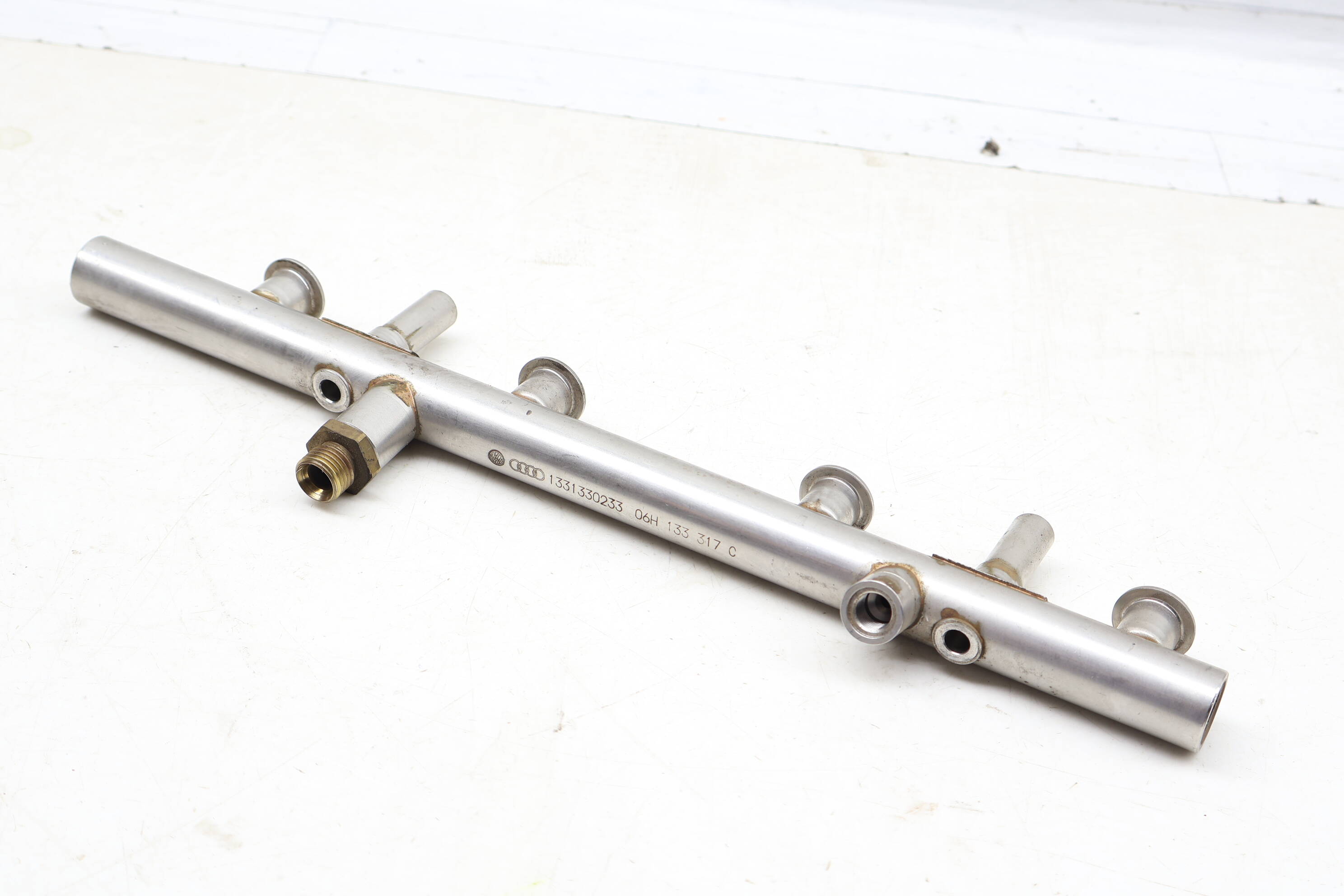 Fuel Rail 06H133317C