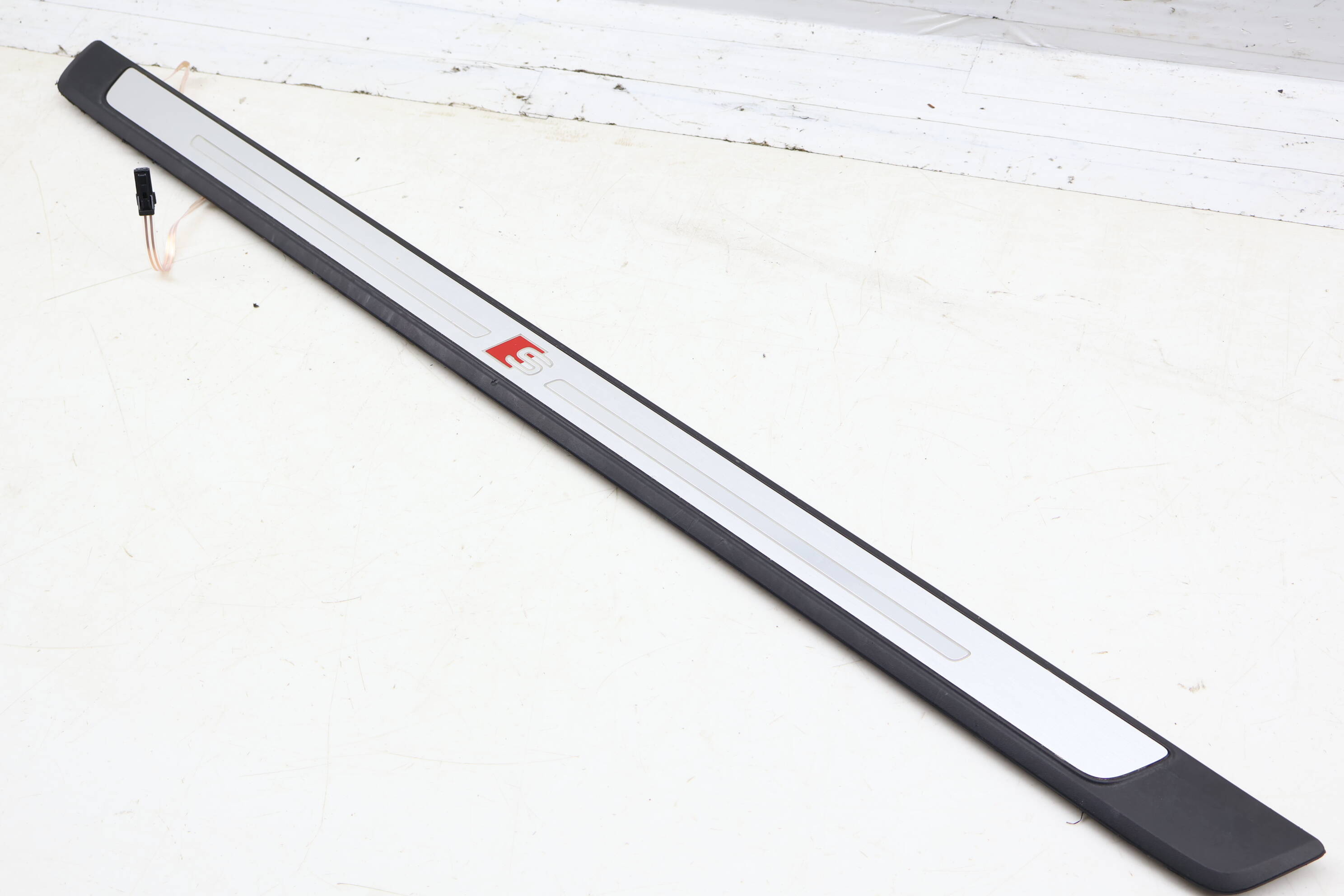 Door Sill / Scuff Panel / Light Bar (S) 8W6947417A
