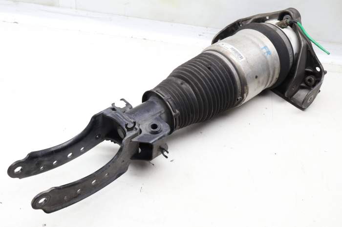 Air Shock / Strut Assembly 7L5412022BG main product photo