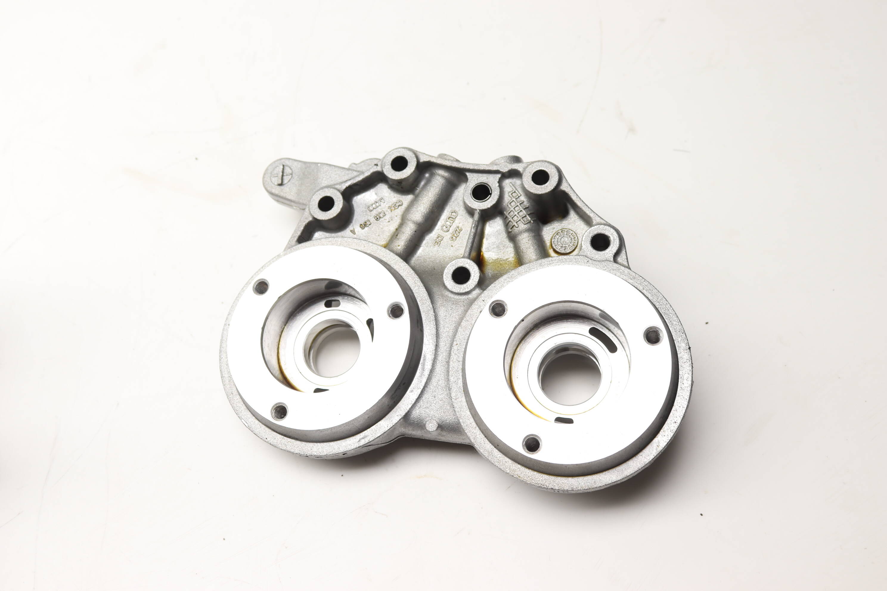 Cam&#x20;Bracket&#x20;&#x2F;&#x20;Camshaft&#x20;Bridge&#x20;06N103166A