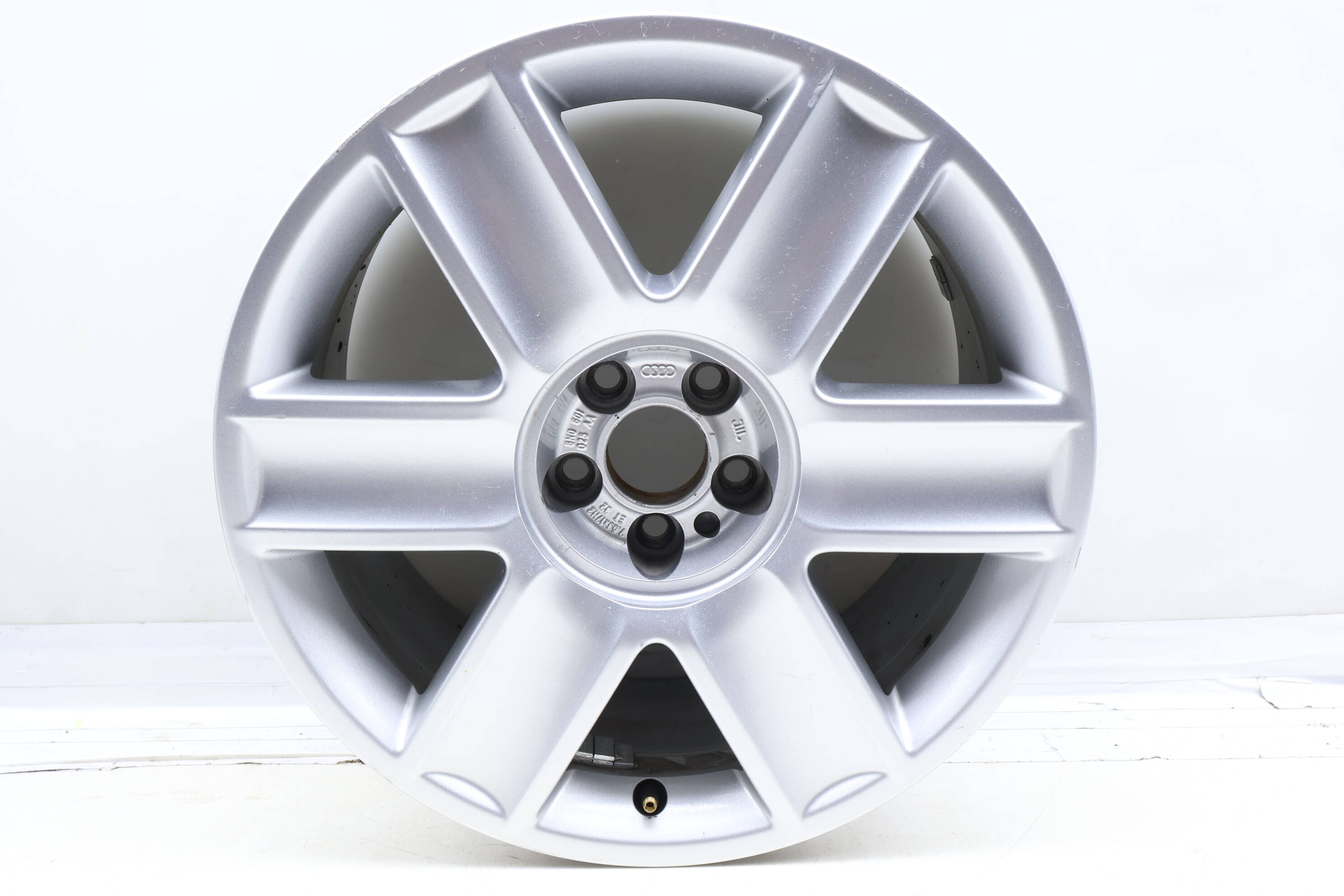 17" Inch Alloy Rim / Wheel (6-Spoke Wing Design) 8N0601025AA