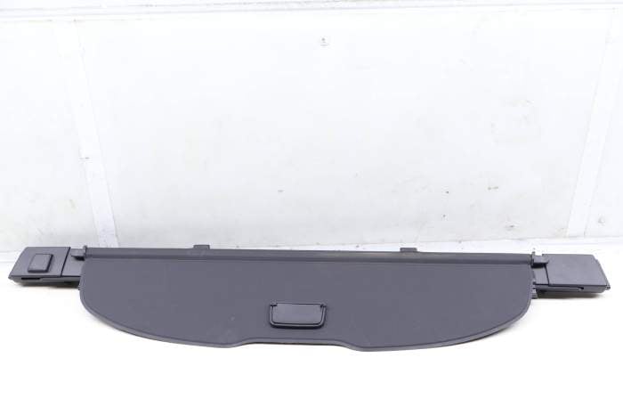 Retractable Cargo Cover 7P5867773J main product photo