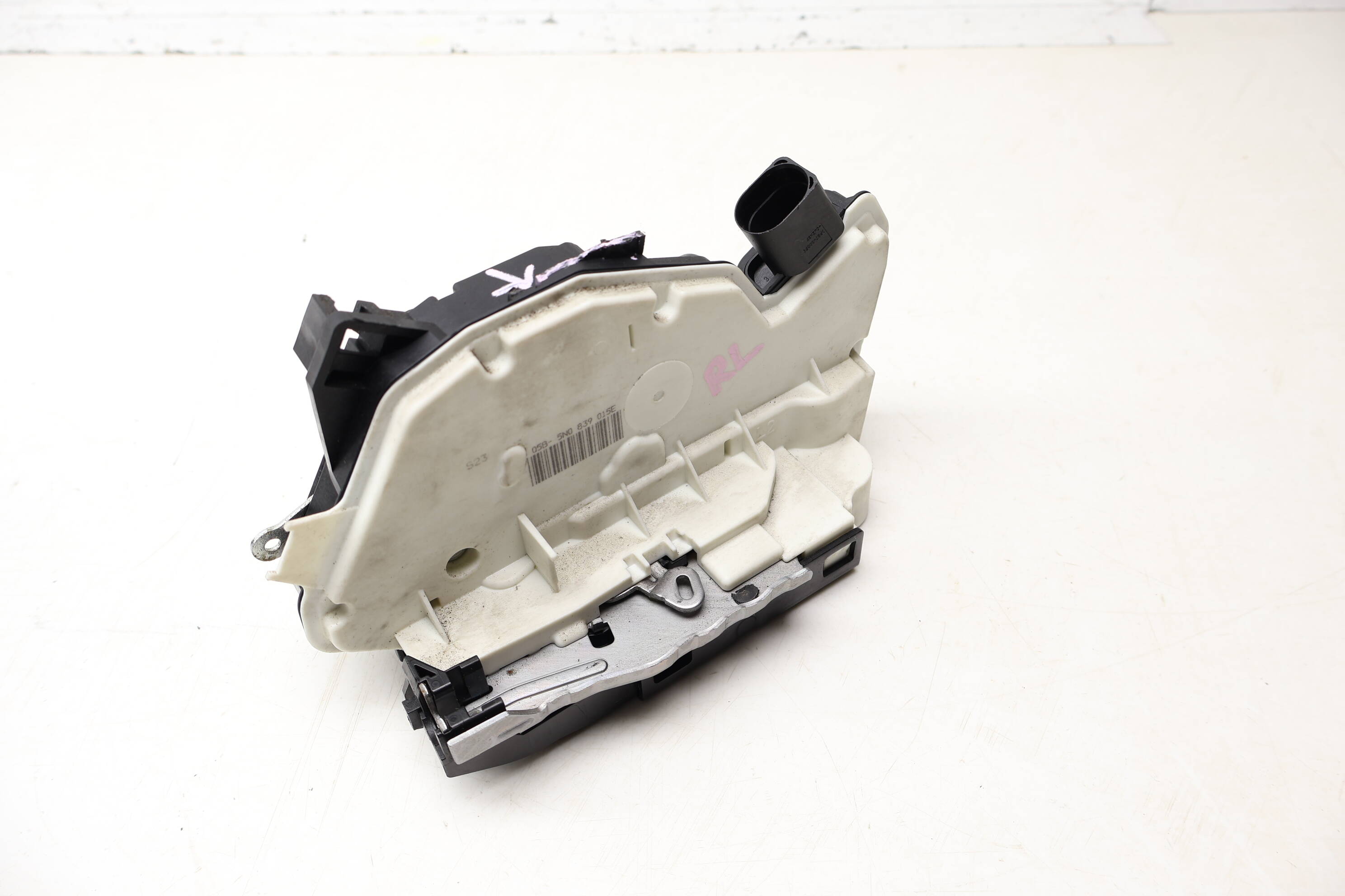 Door Latch / Lock Actuator 5N0839015E