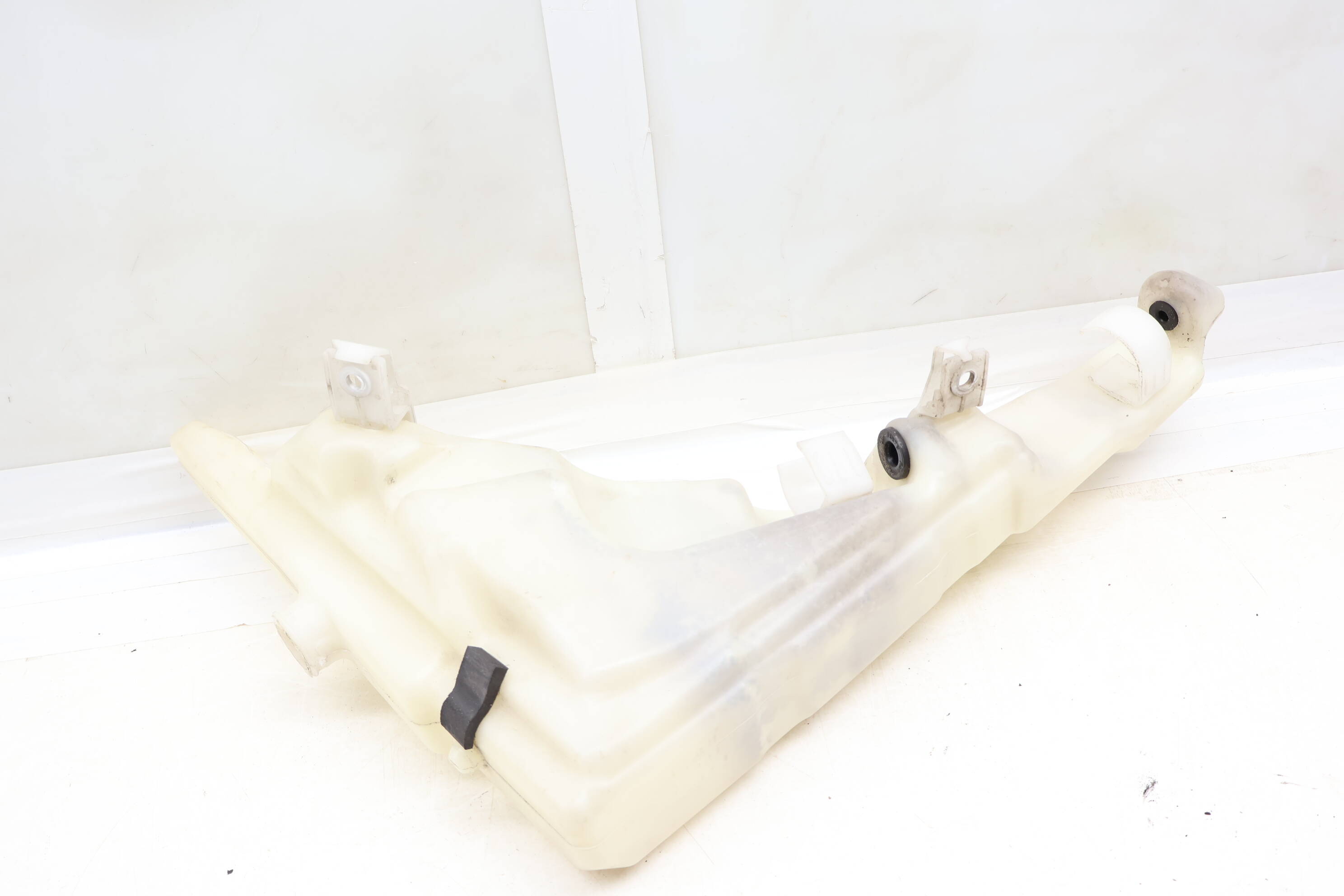 Windshield Washer Reservoir / Tank 8J0955453C