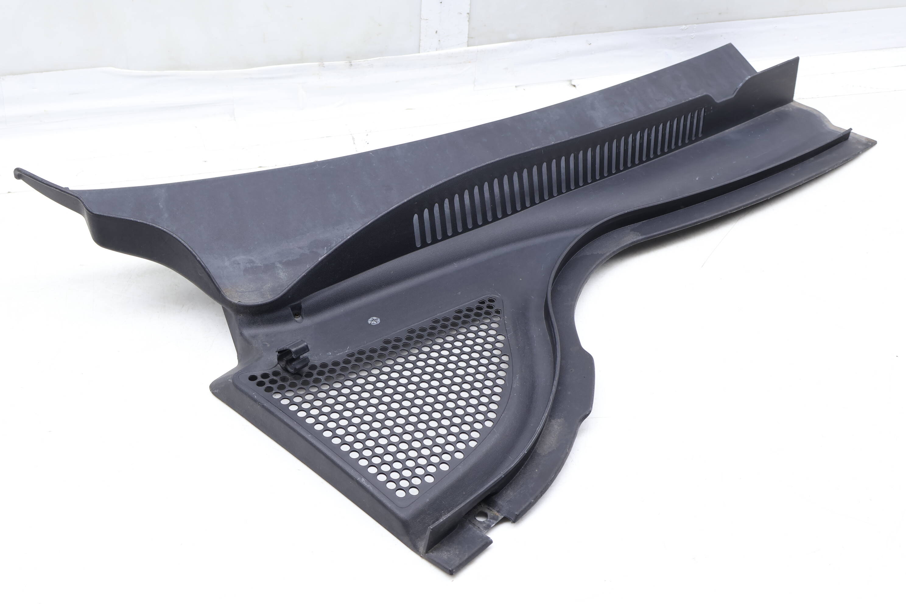 Rain Tray / Water Deflector 3C8819404