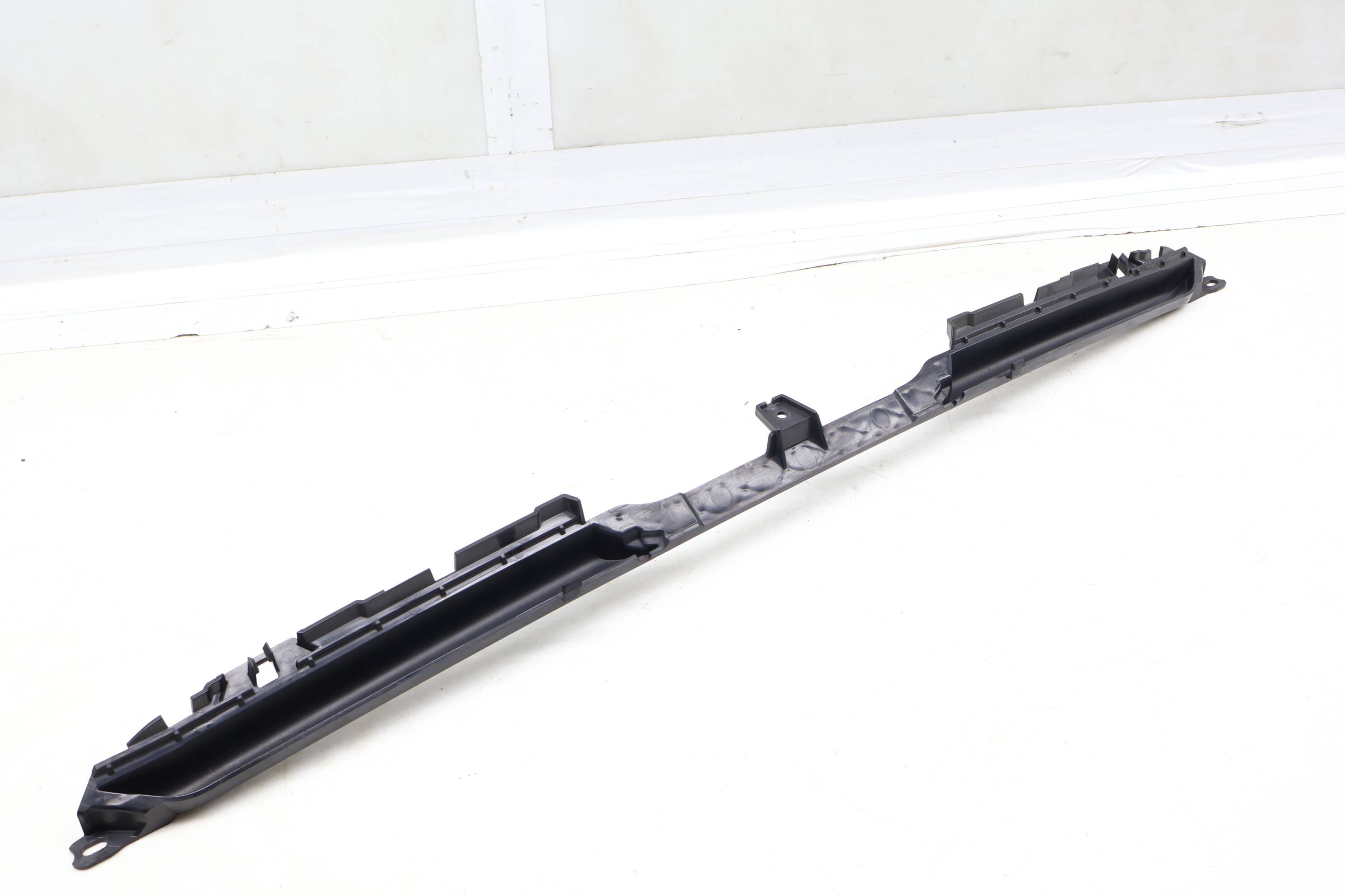 Radiator Bumper Grille / Cover (Upper) 8W6853037