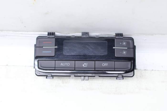 Ac Climate / Temp Control Unit 3CN907049D main product photo