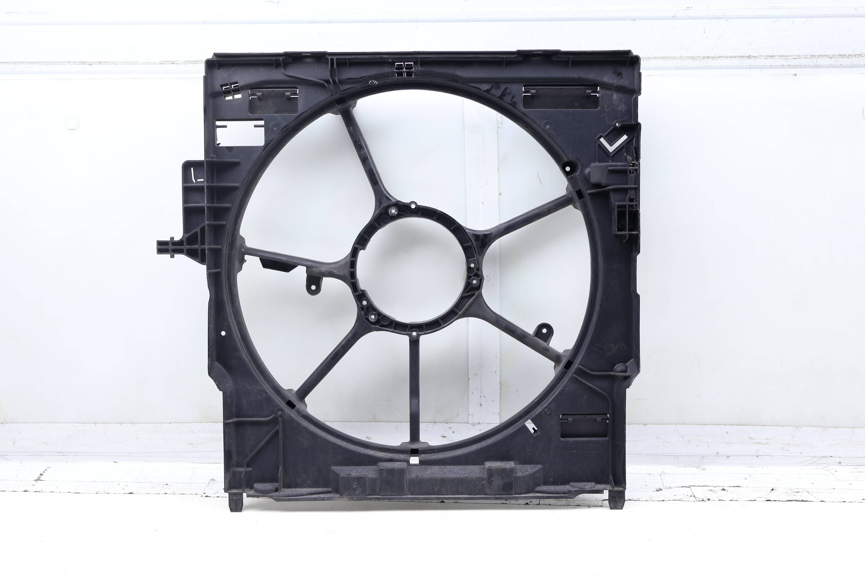 Electric Cooling Fan Housing / Shroud 17427629131