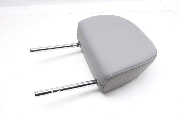 Outer Headrest / Head Rest 8V7885901 main product photo