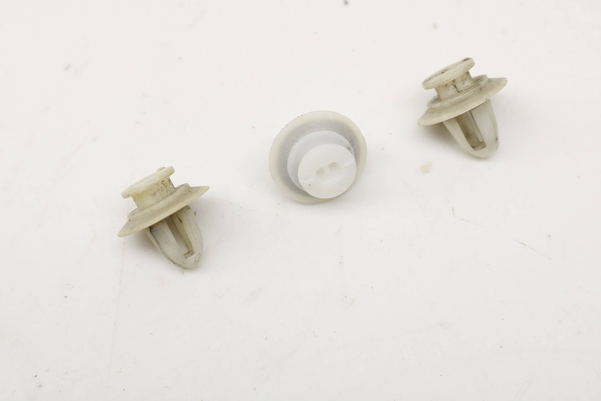 Trunk Lid Clip Set (3) 51137065607