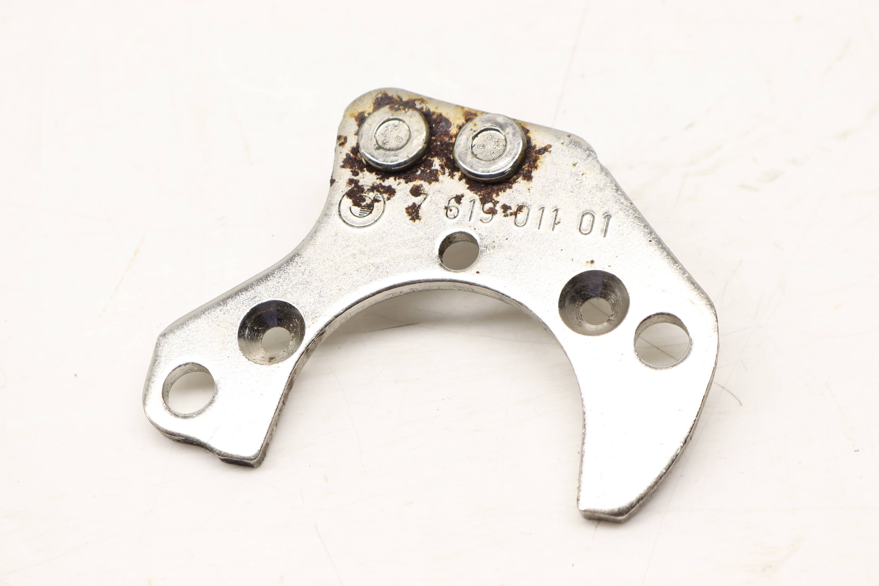 Exhaust Manifold / Pipe Mount Bracket 18327619011