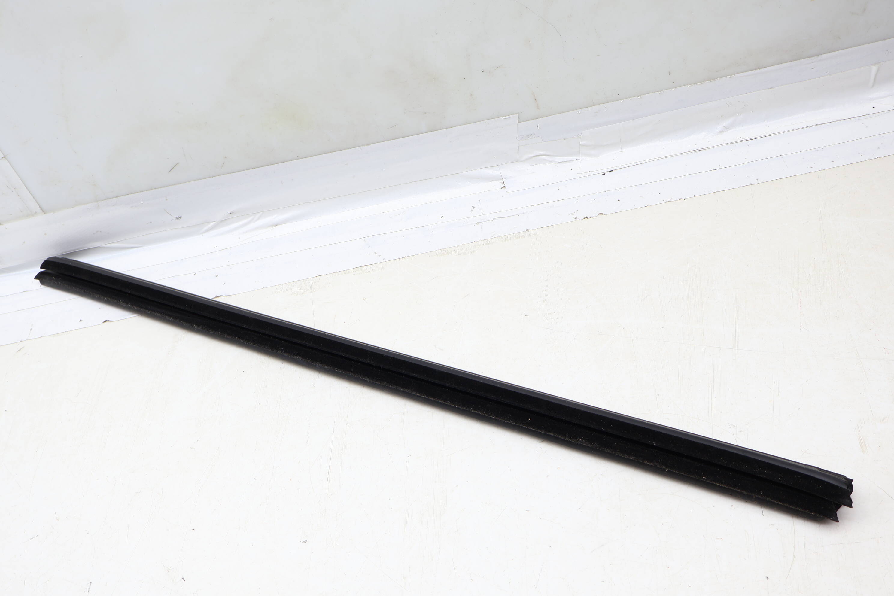 Inner Door / Window Slot Seal 2537252501