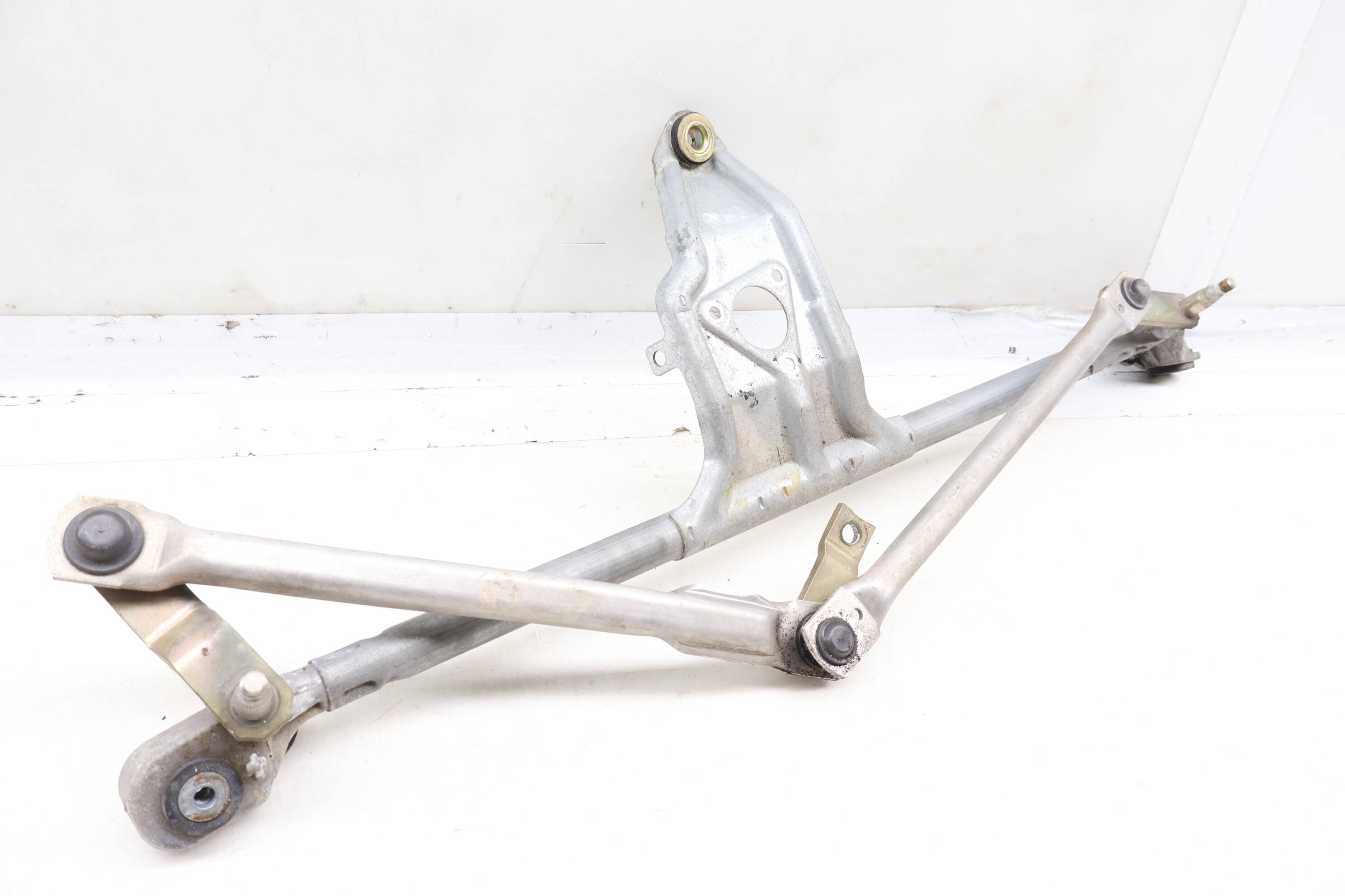 Windshield Wiper Transmission / Bracket 99762803501