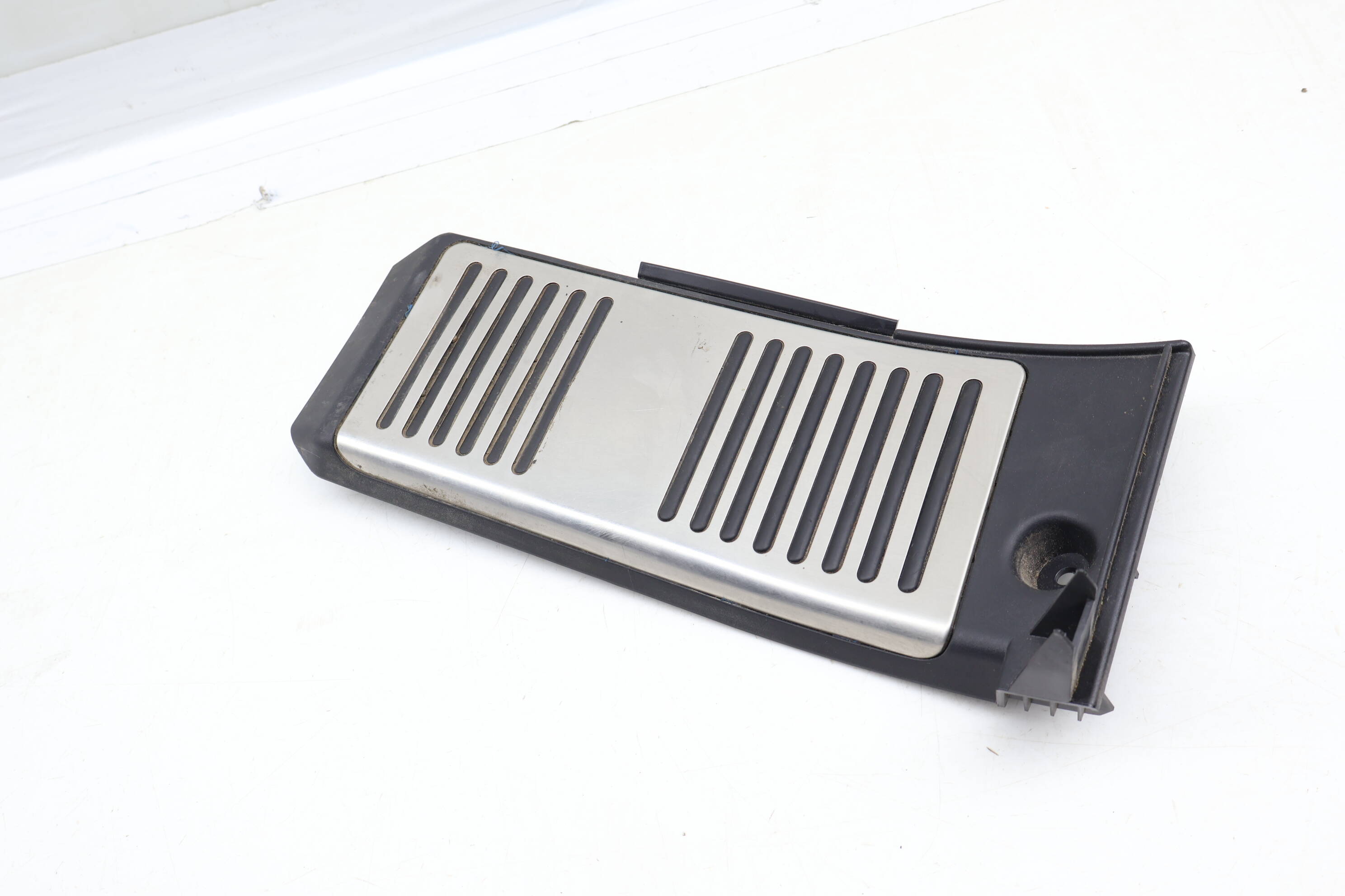 Dead Pedal / Foot Rest 8J1864777B