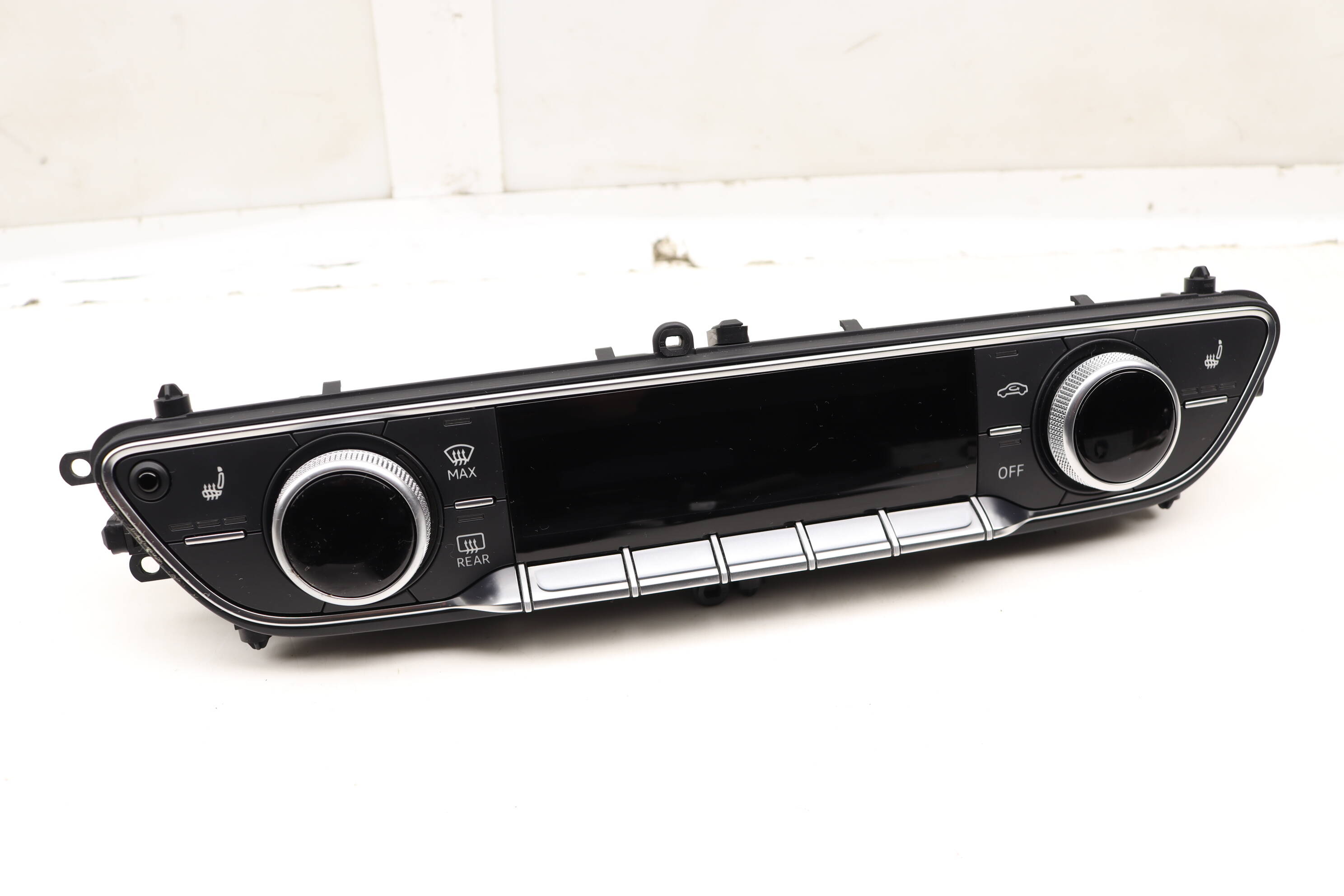 Ac Climate Control / Temp Unit 8W0820043AP