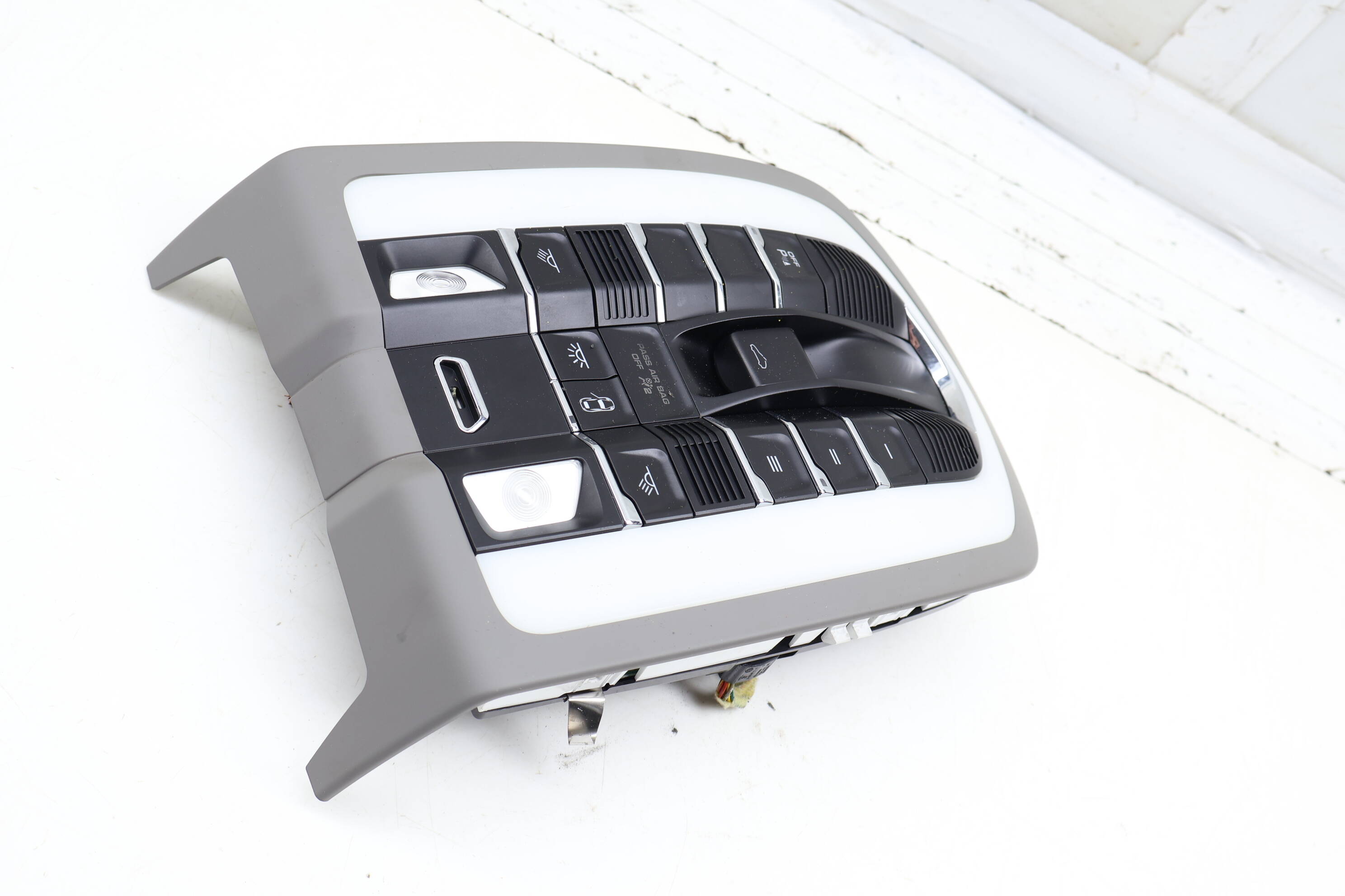 Dome Light / Overhead Console Switch Assembly 7PP868404SE