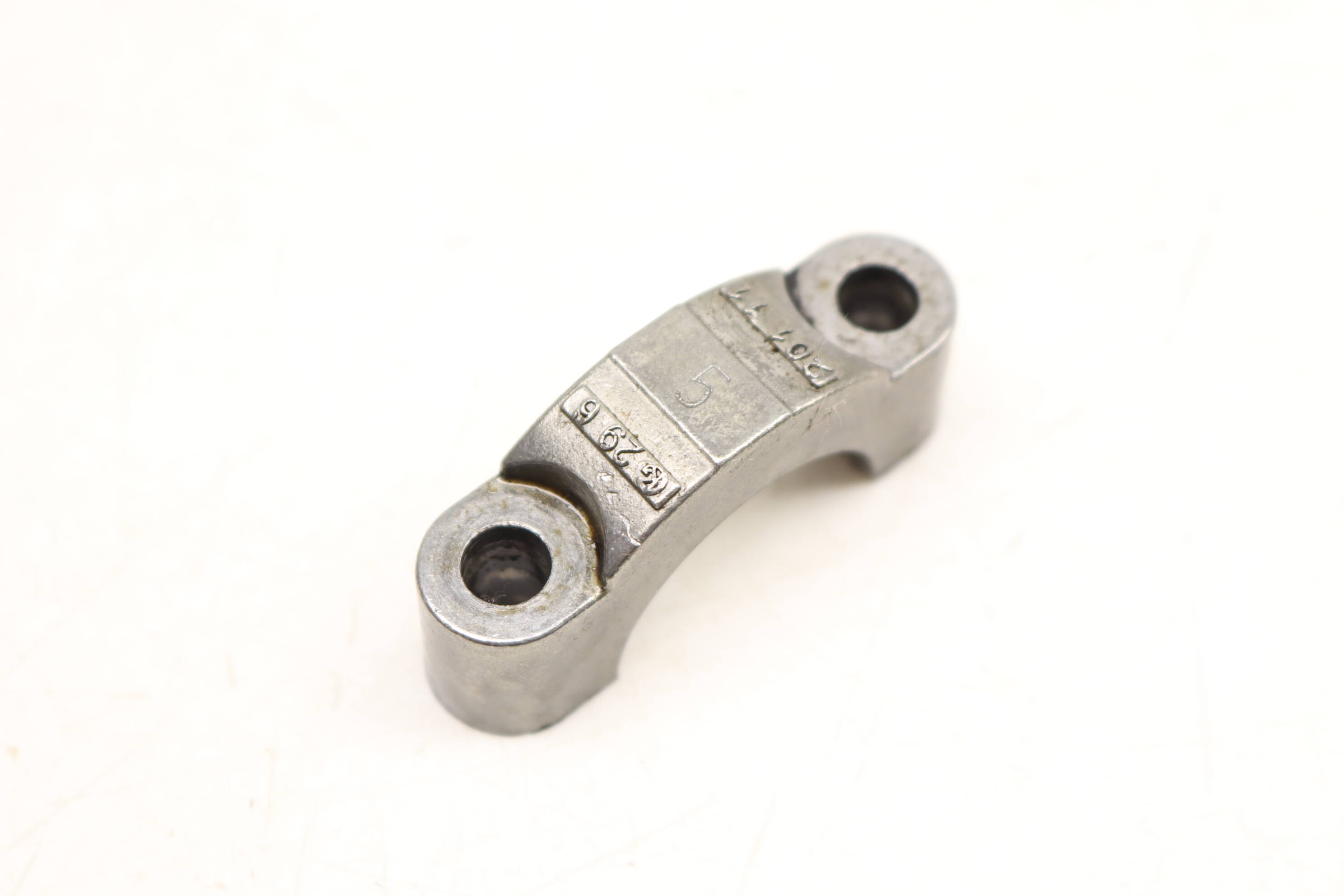 Engine&#x20;Cam&#x20;&#x2F;&#x20;Camshaft&#x20;Bearing&#x20;Cap&#x20;&#x28;5&#x29;