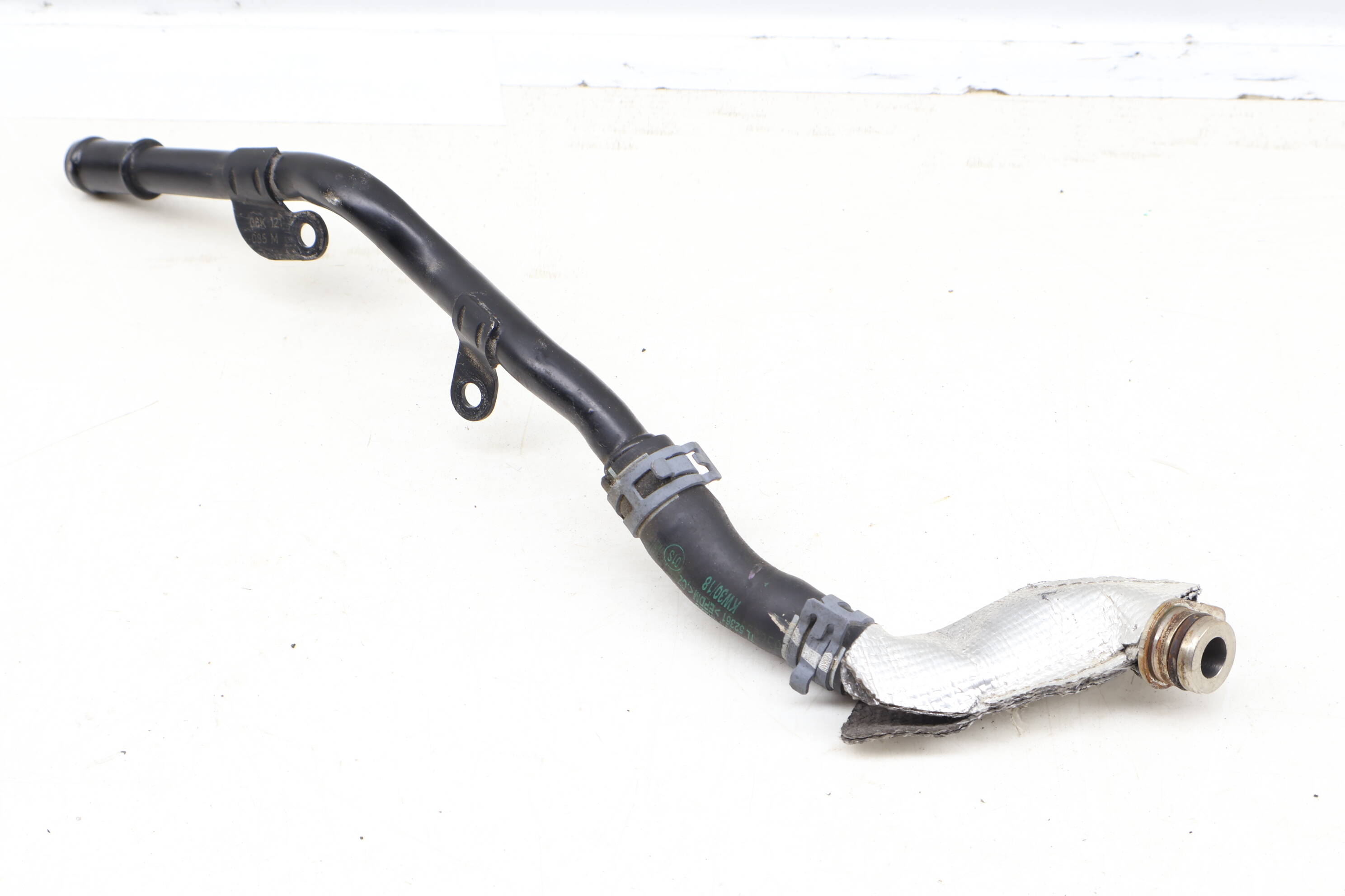 Coolant Hose / Line / Tube 06K121085M