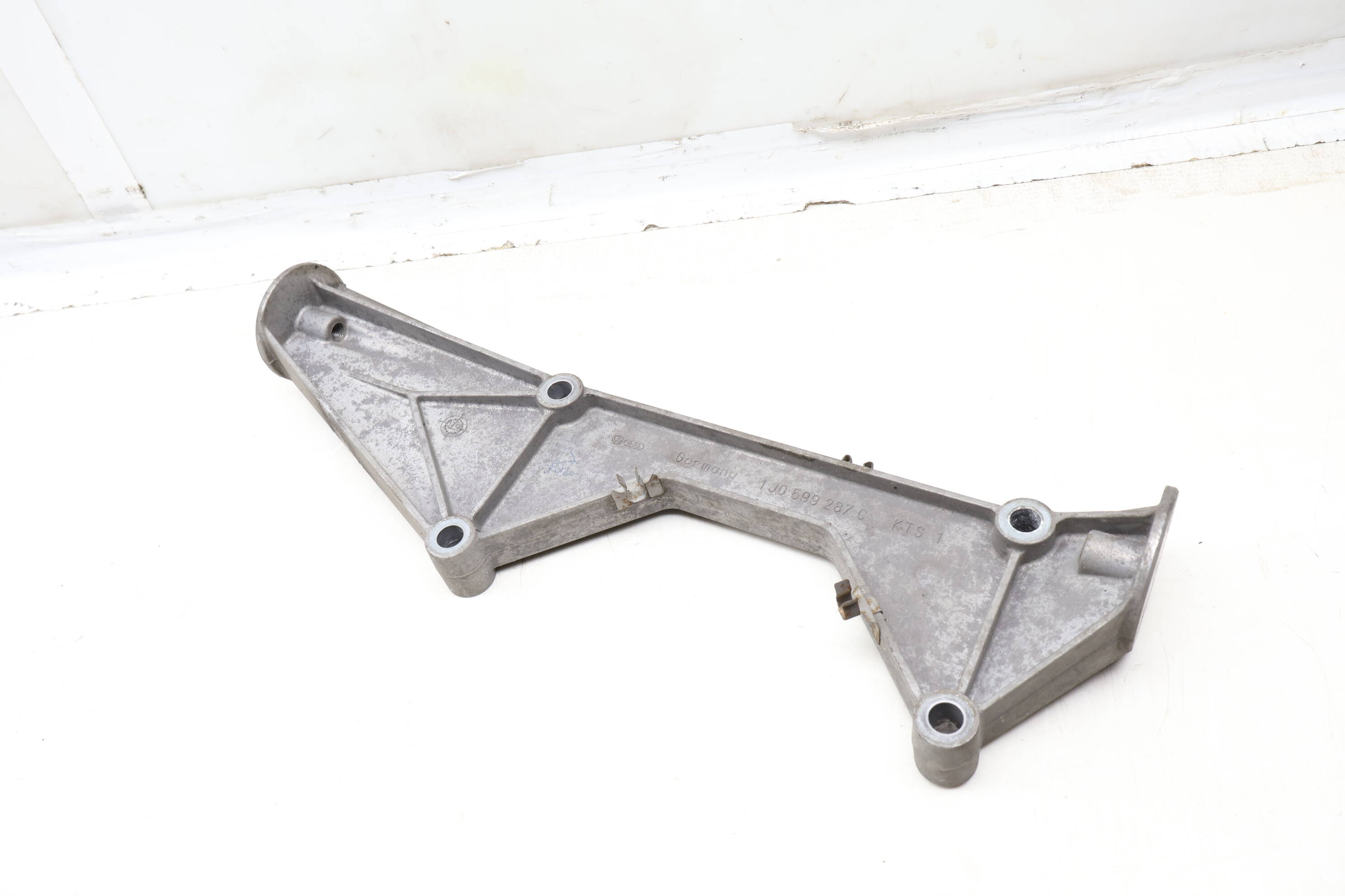 Axle Differential Mount Bracket 1J0599287C