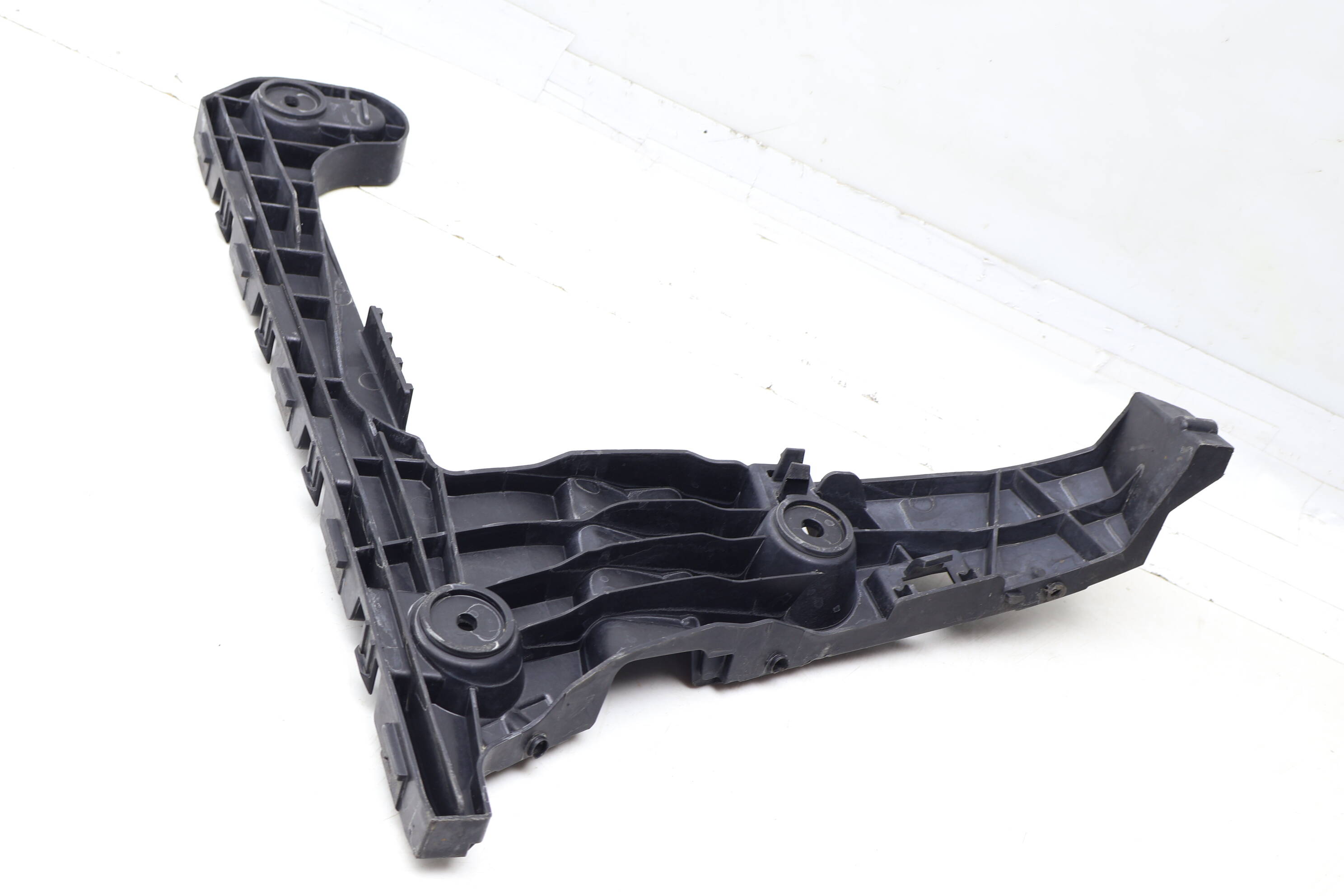 Bumper Guide / Mount Bracket 8W6807454