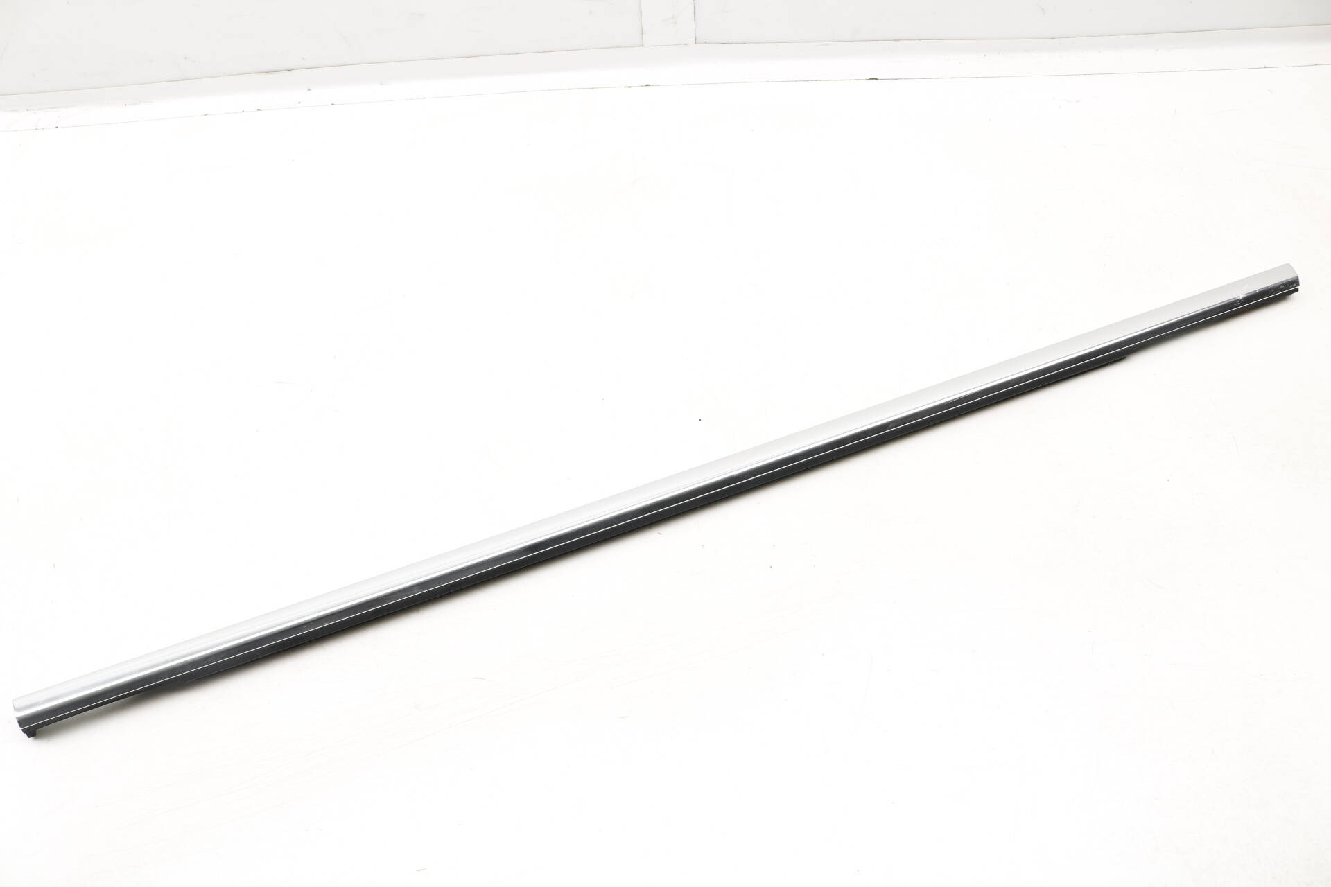 Door Window Slot Seal / Trim (Outer) 7P0739478E