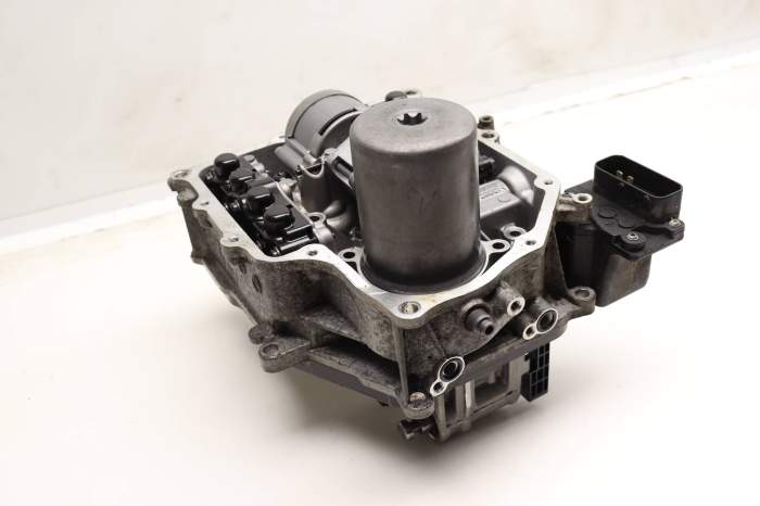Transmission Valve Body / Mechatronic 0AM325065T main product photo