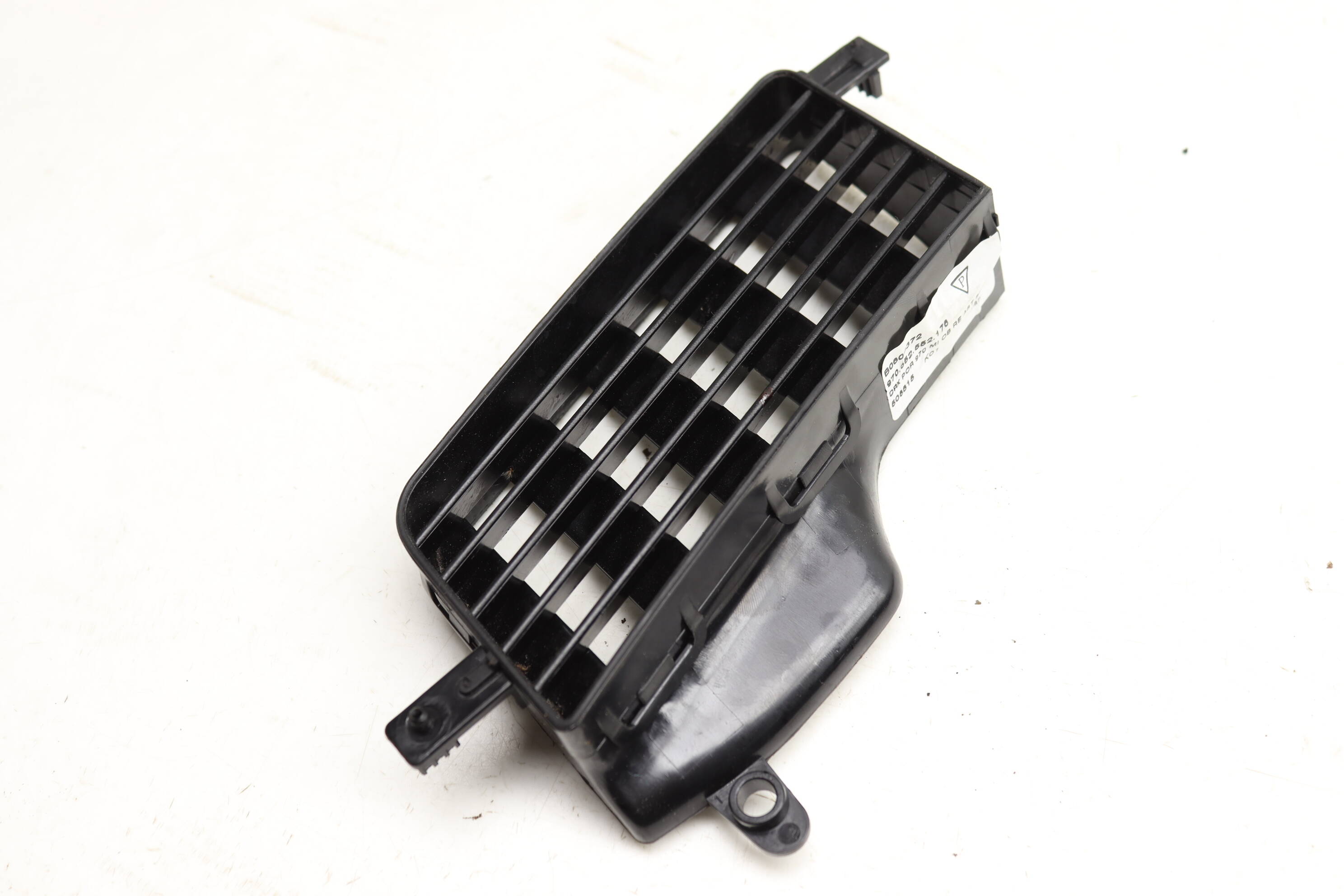 Upper Center Dash Air Vent 97055217600