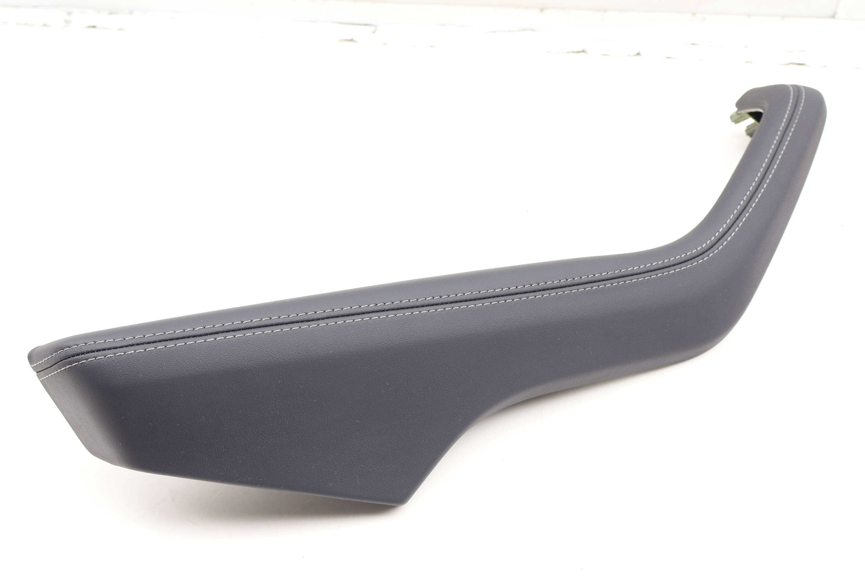 Door&#x20;Pull&#x20;Handle&#x20;&#x2F;&#x20;Armrest&#x20;8W0867373A