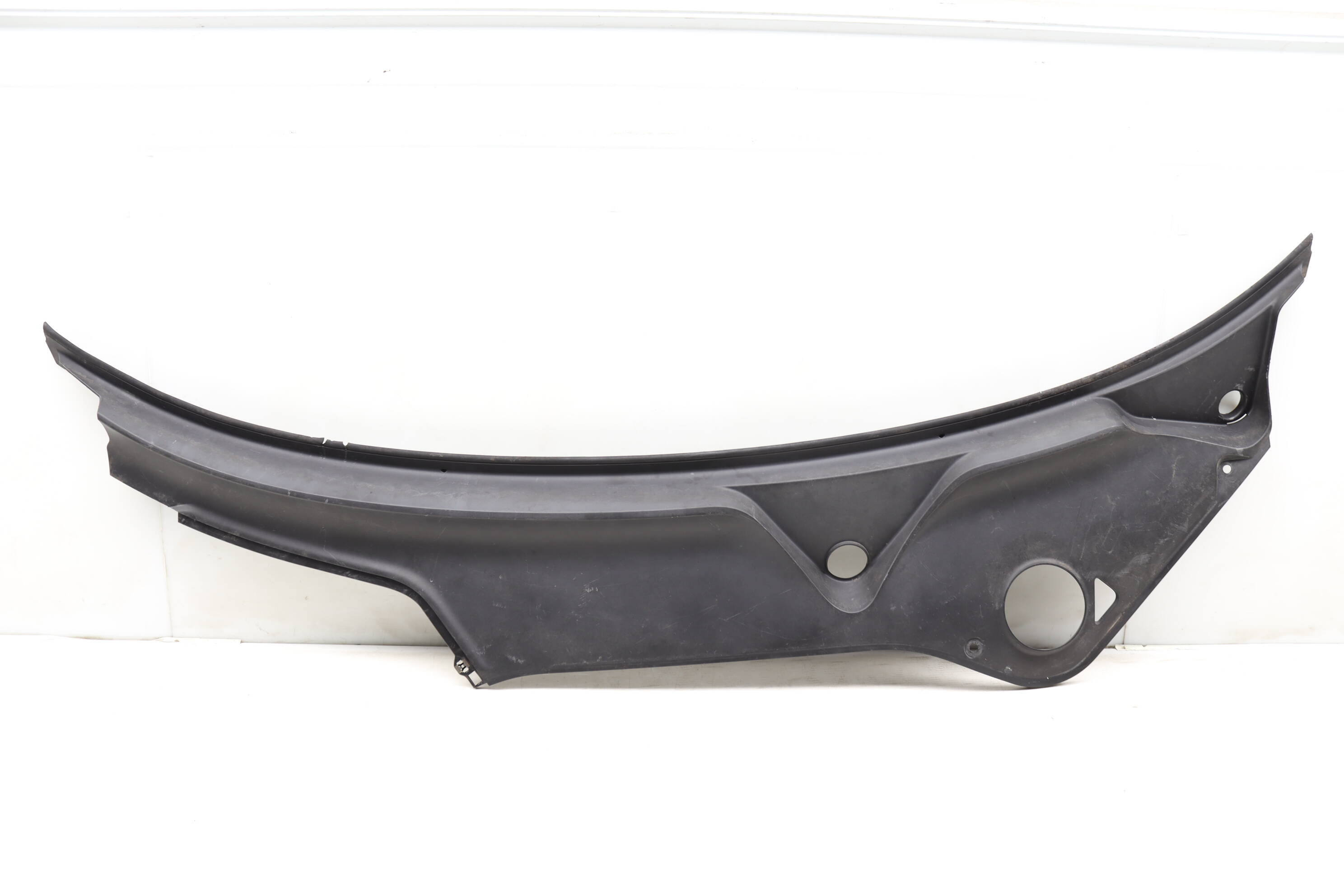 Windshield Cowl / Rain Tray 97055556302