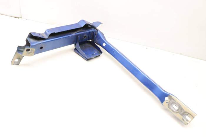 Upper Headlight Mount Bracket 7D0806070 main product photo