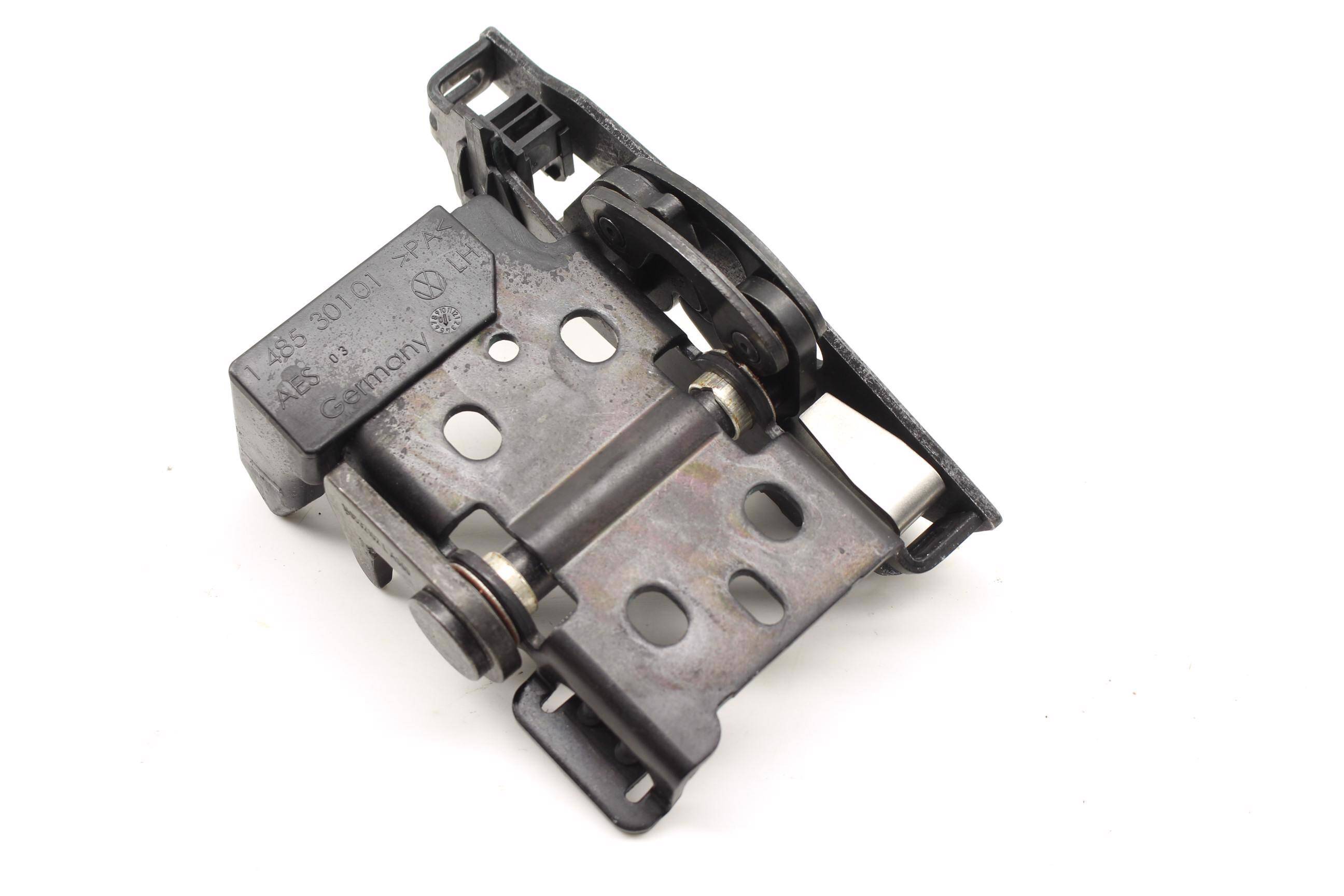 Convertible Top Latch Bracket 8F0871405