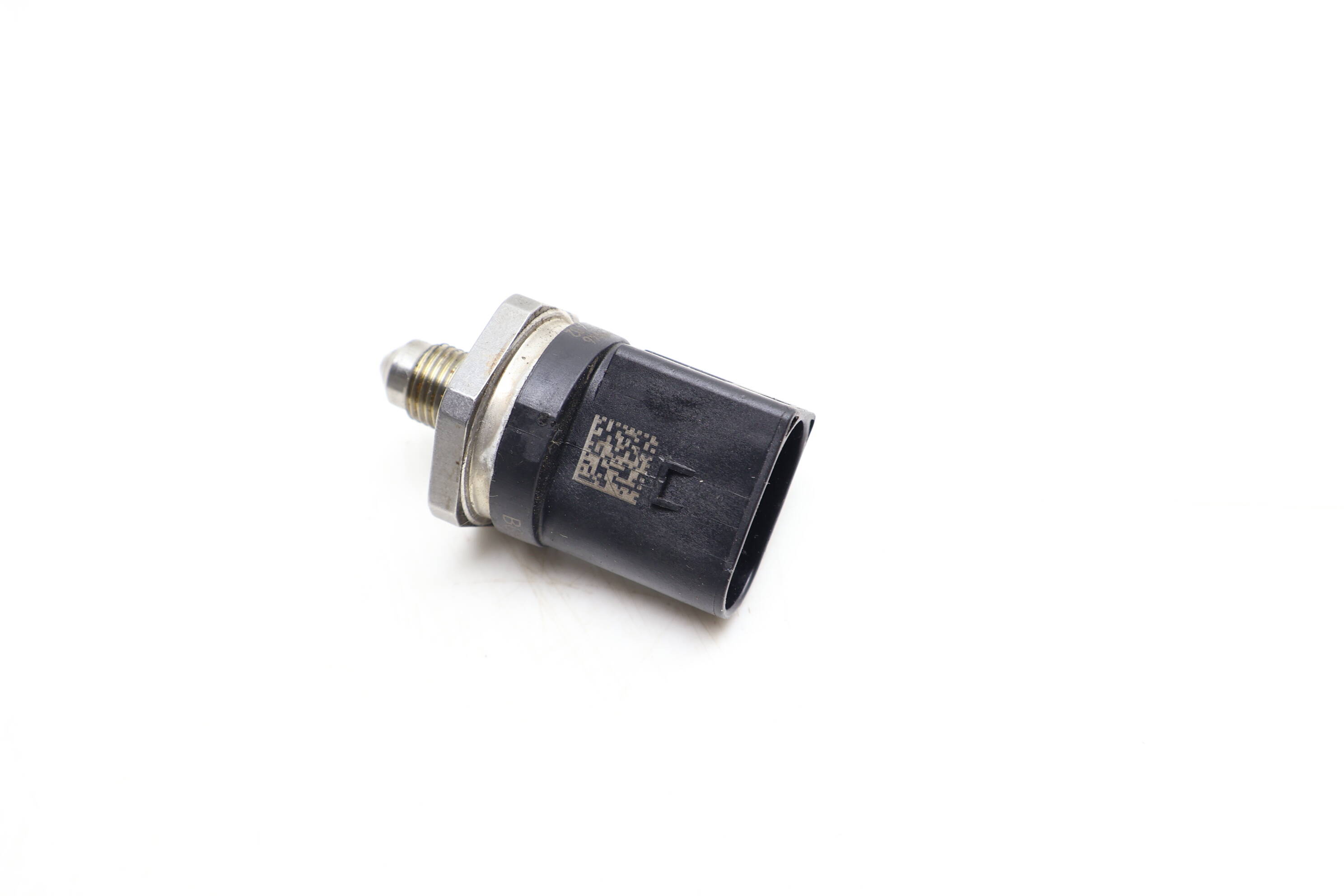 08-21 BMW X5 High Pressure Fuel Sensor 13537620946