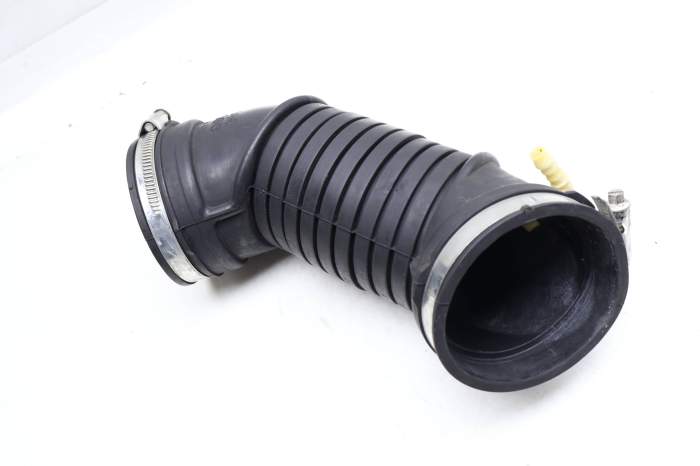 Throttle Body Hose / Intake Tube 8E0129627R main product photo