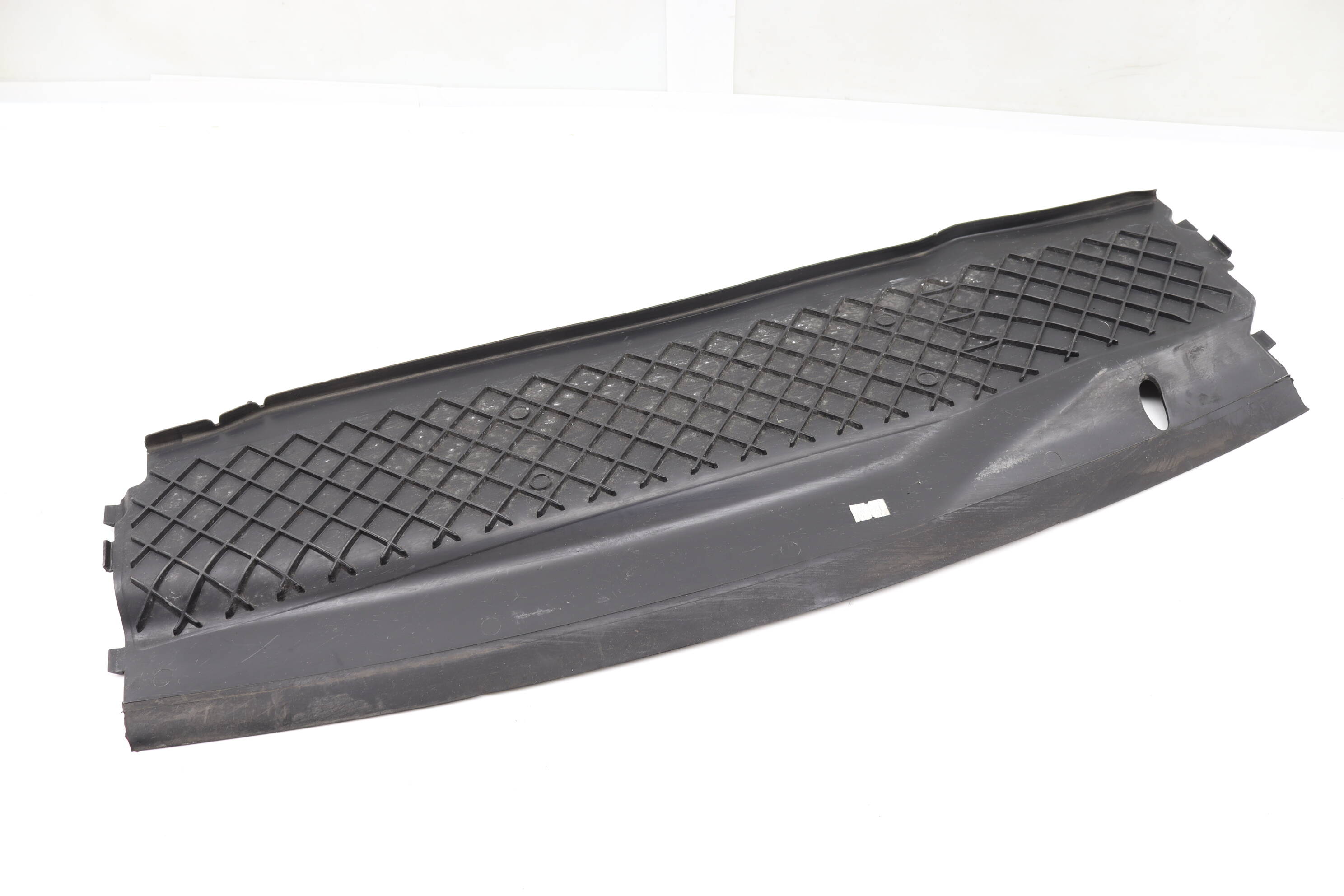 Lower Radiator Air Duct 51717011218