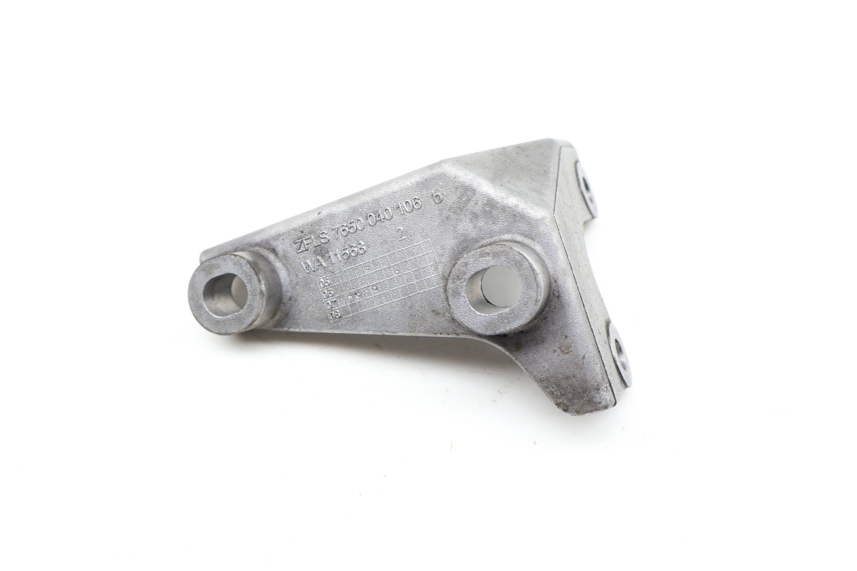 Power Steering Pump Mount Bracket 7557021