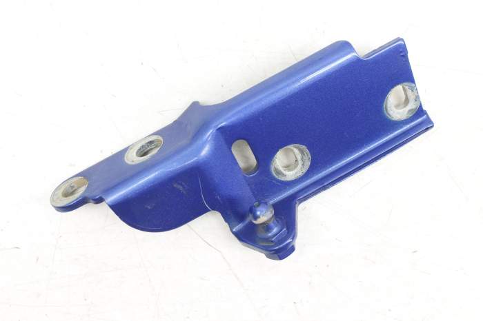 Hood Hinge 7D0805384A main product photo