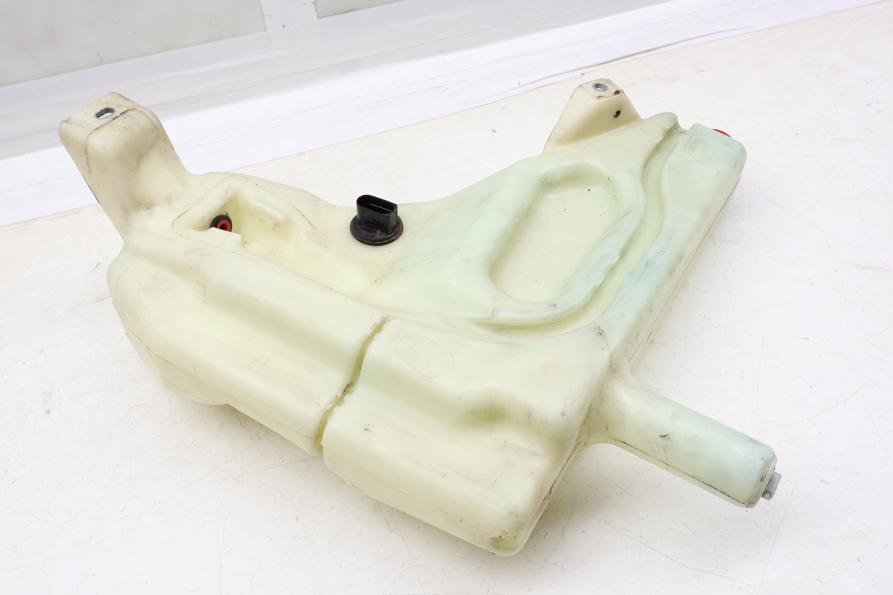 Windshield Washer Reservoir / Tank 4L0955453D