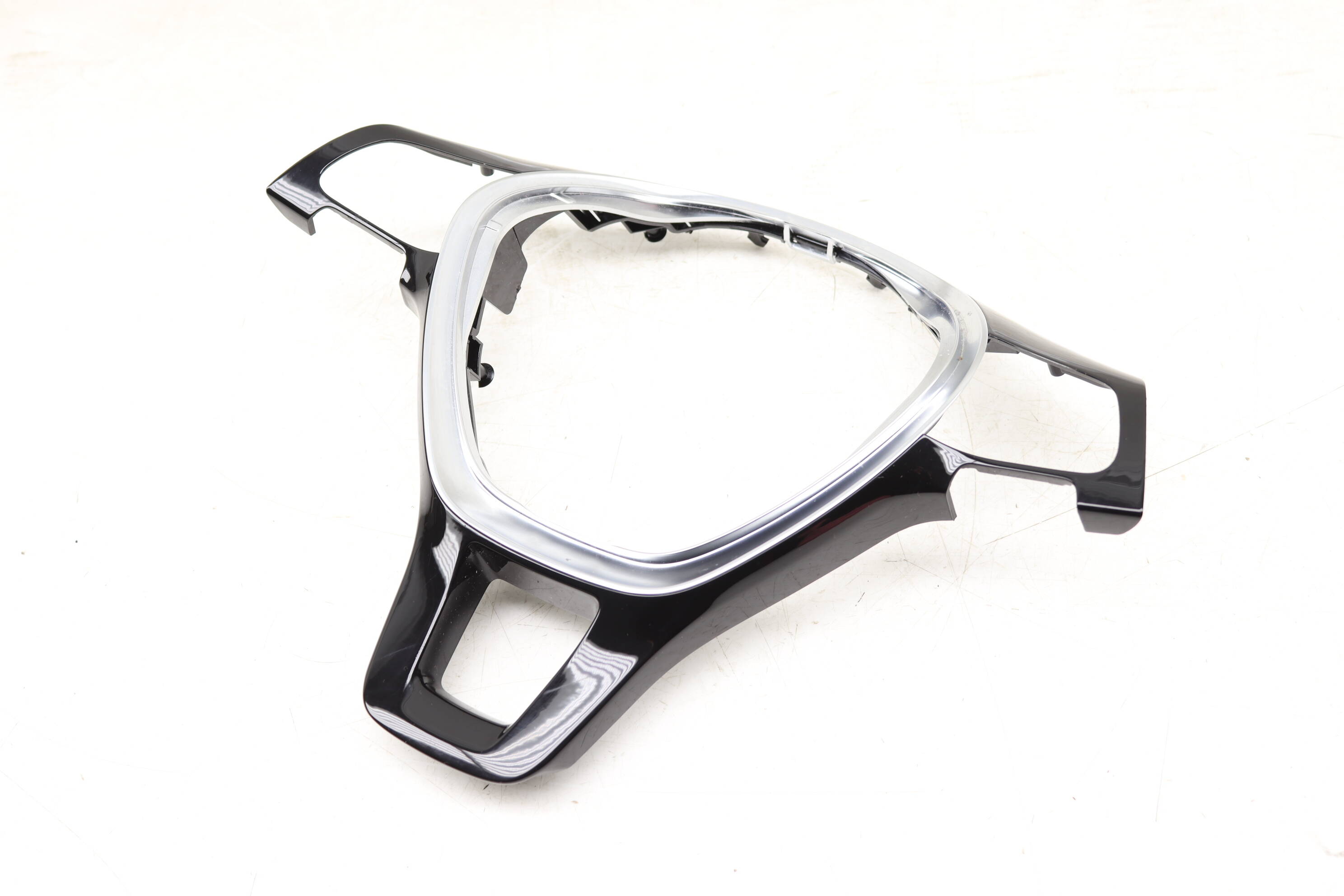 Steering Wheel Trim / Cover 5GM419685D