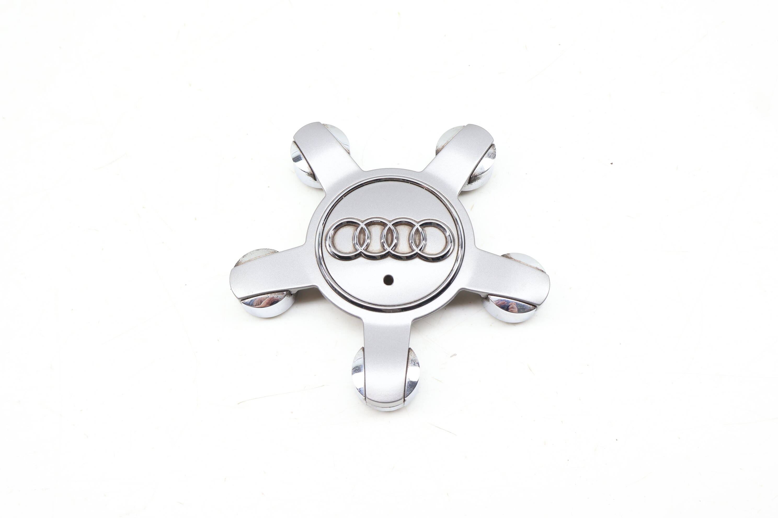 Wheel Center Cap 8R0601165