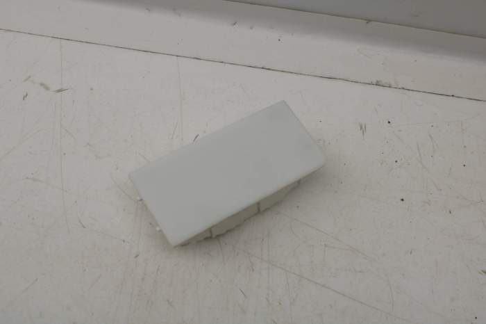 Dome Light Lens 4E0947125B main product photo