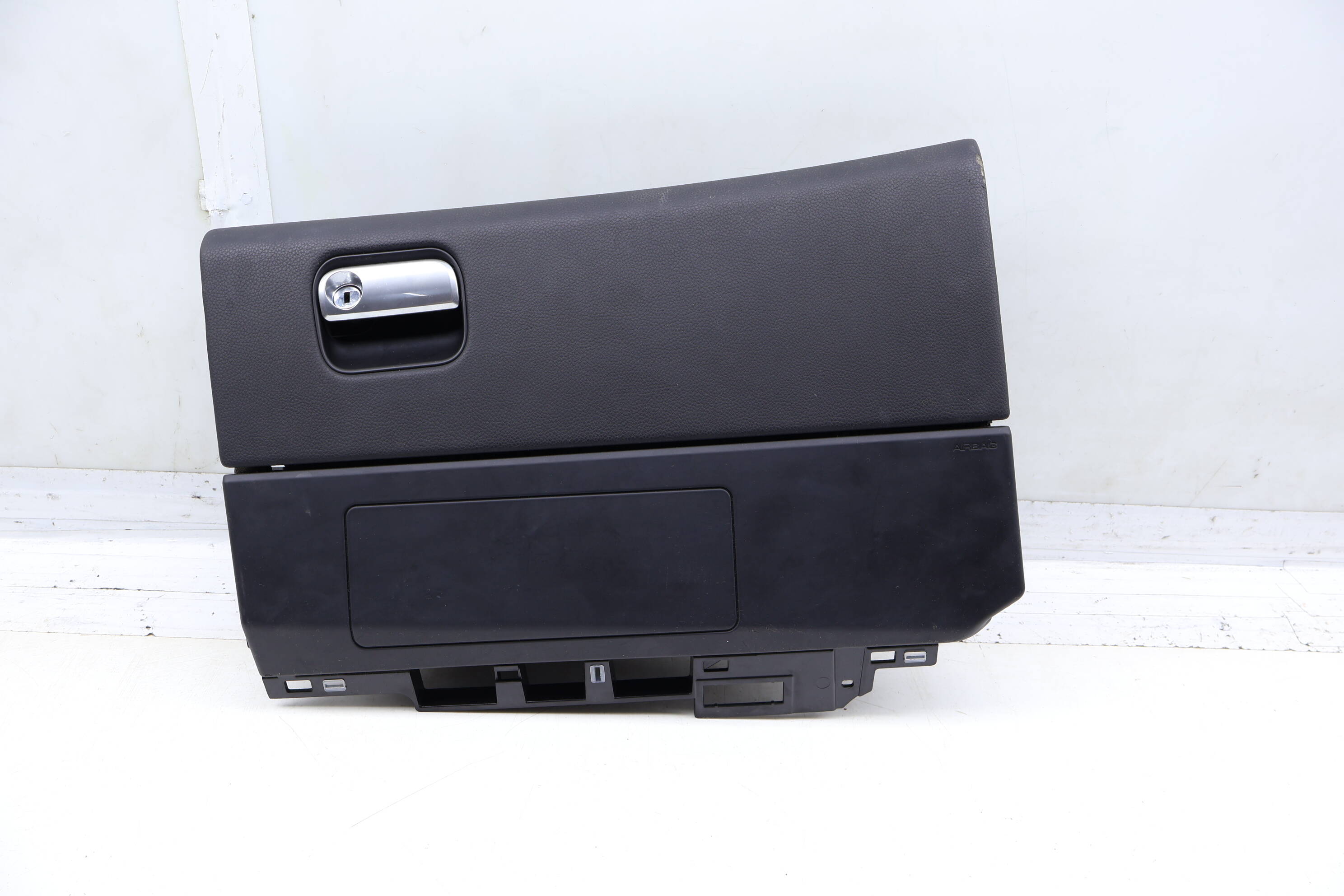 Glove Box / Compartment 97055220408