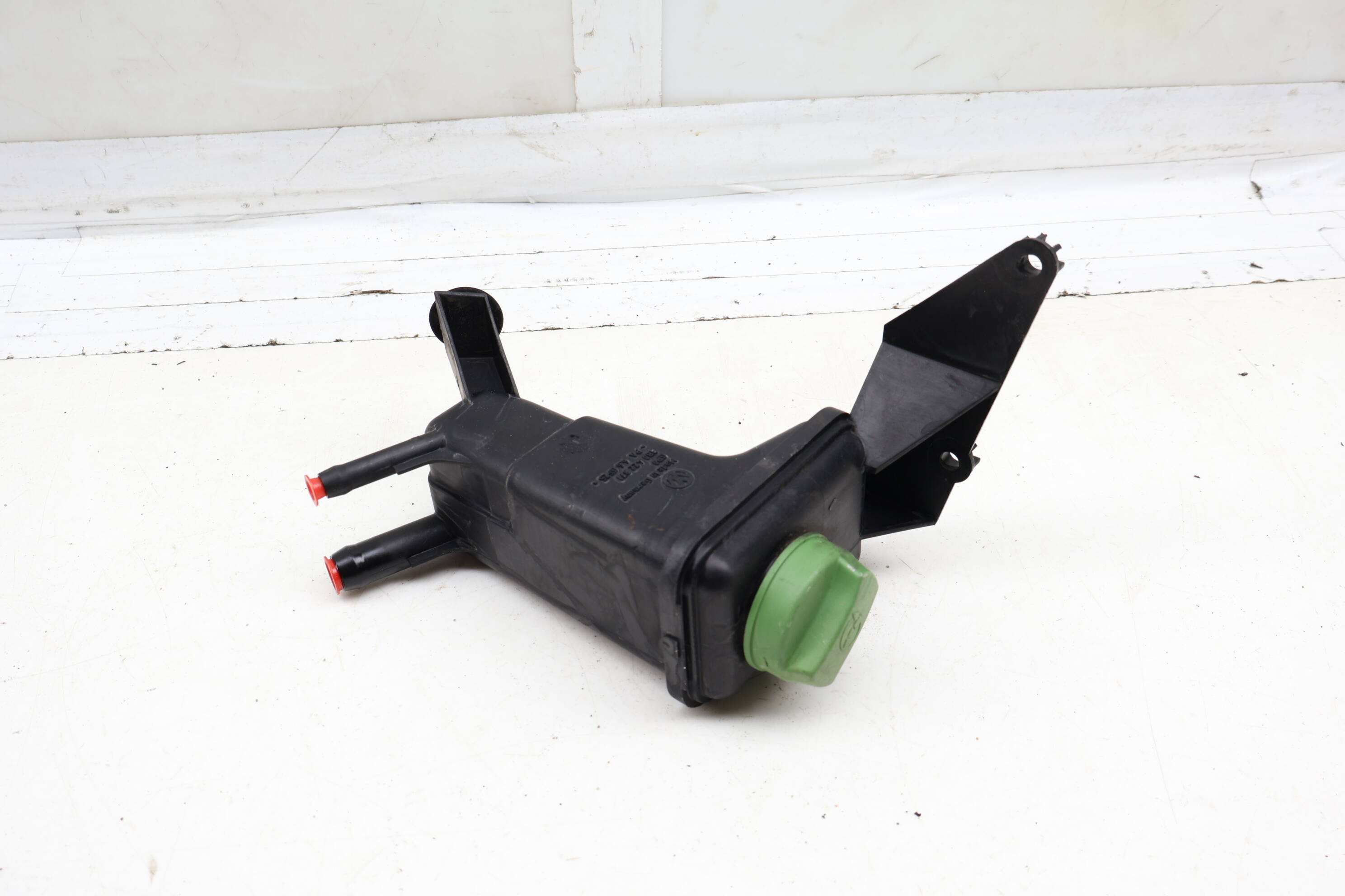 Power Steering Reservoir / Tank 3B0422371