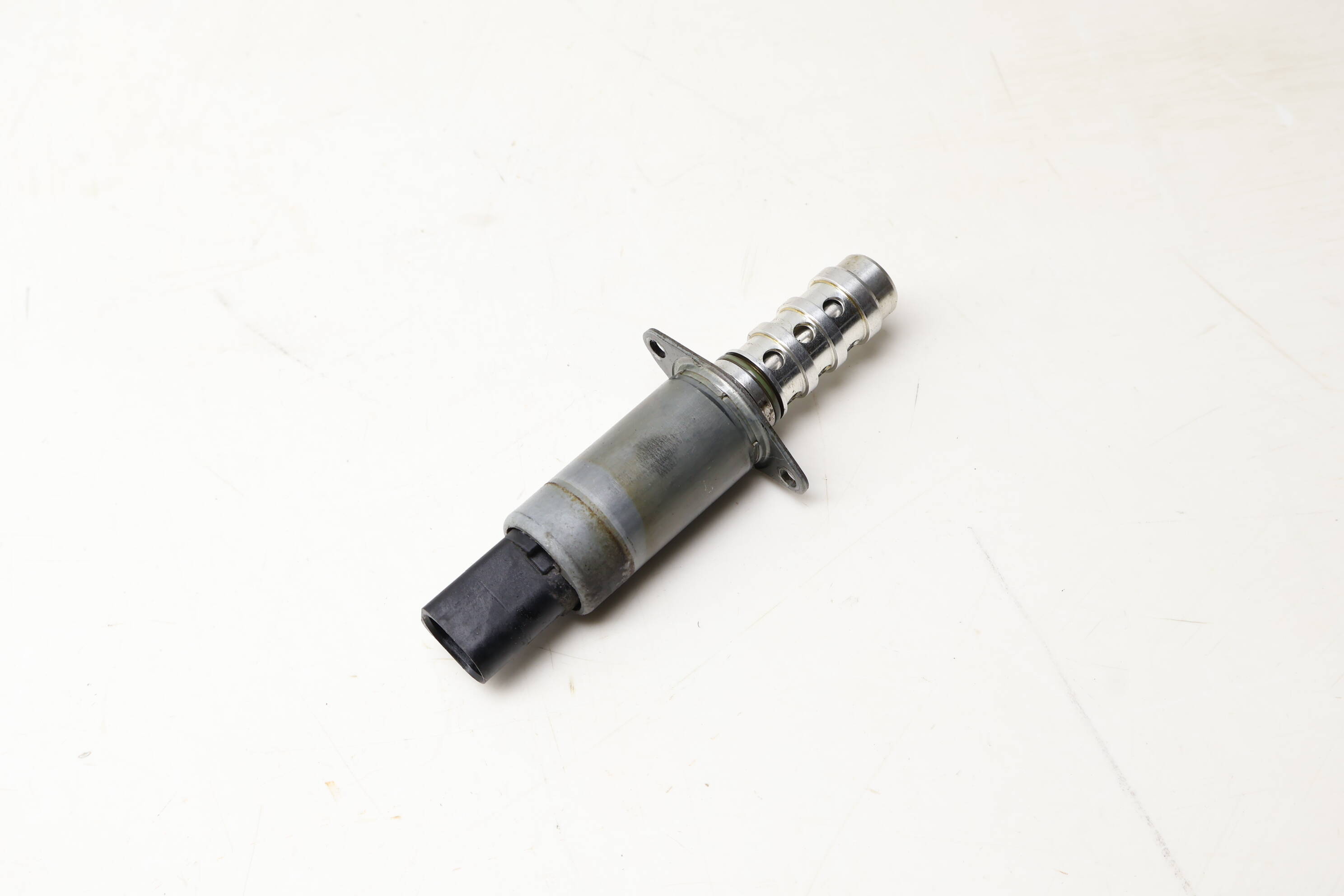 Cam / Camshaft Valve Solenoid 03H906455